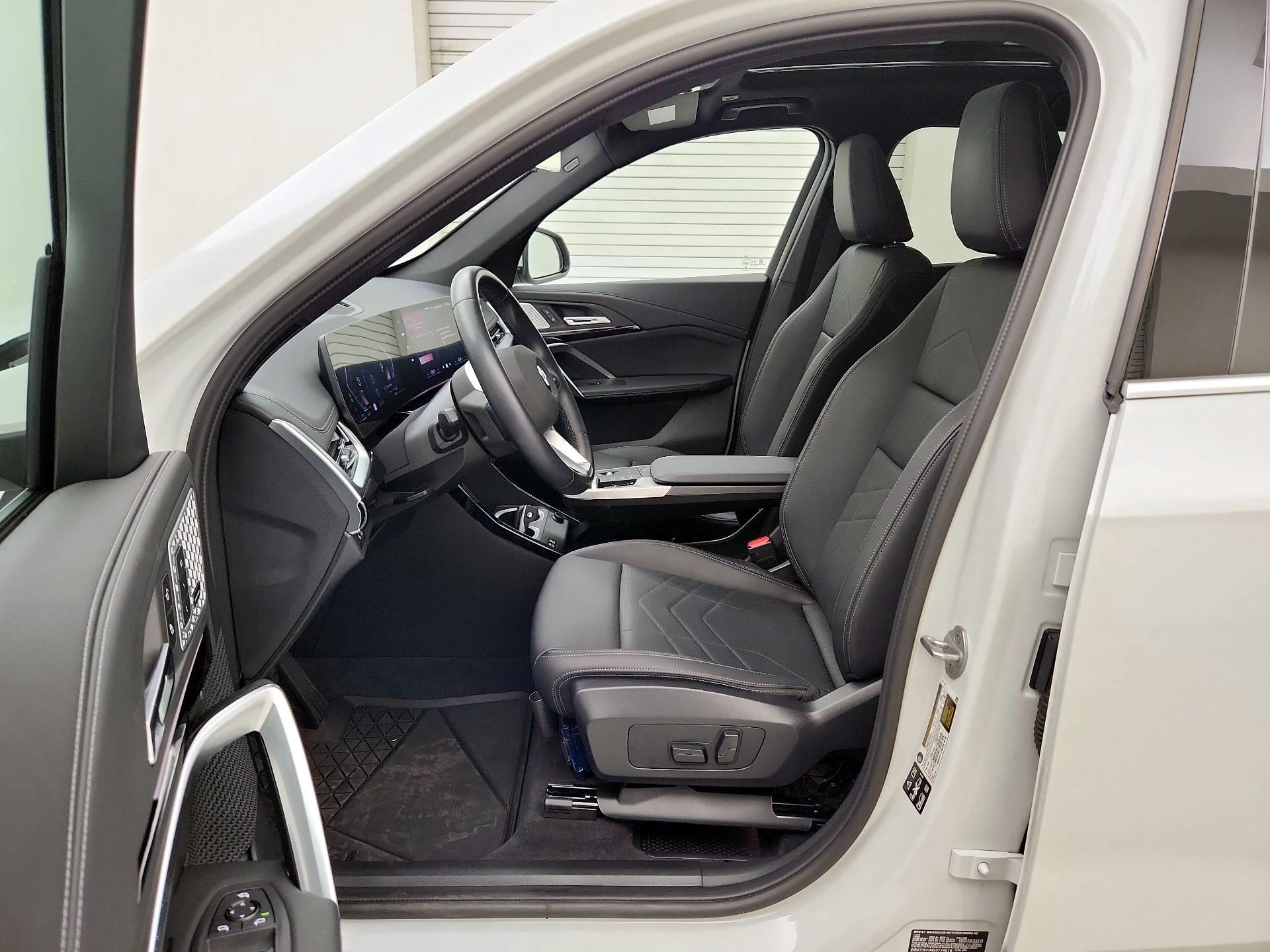 Thumbnail: 2025 BMW X1 - 11