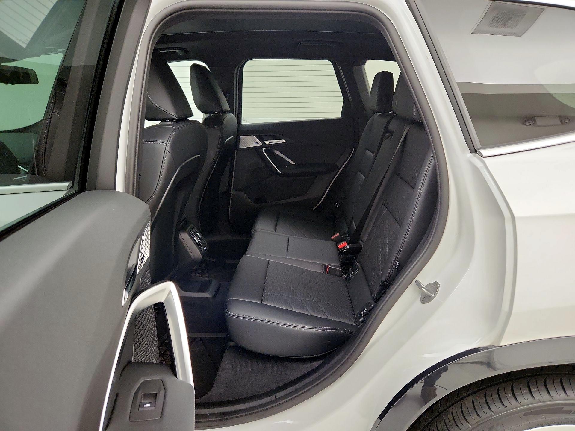 Thumbnail: 2025 BMW X1 - 20