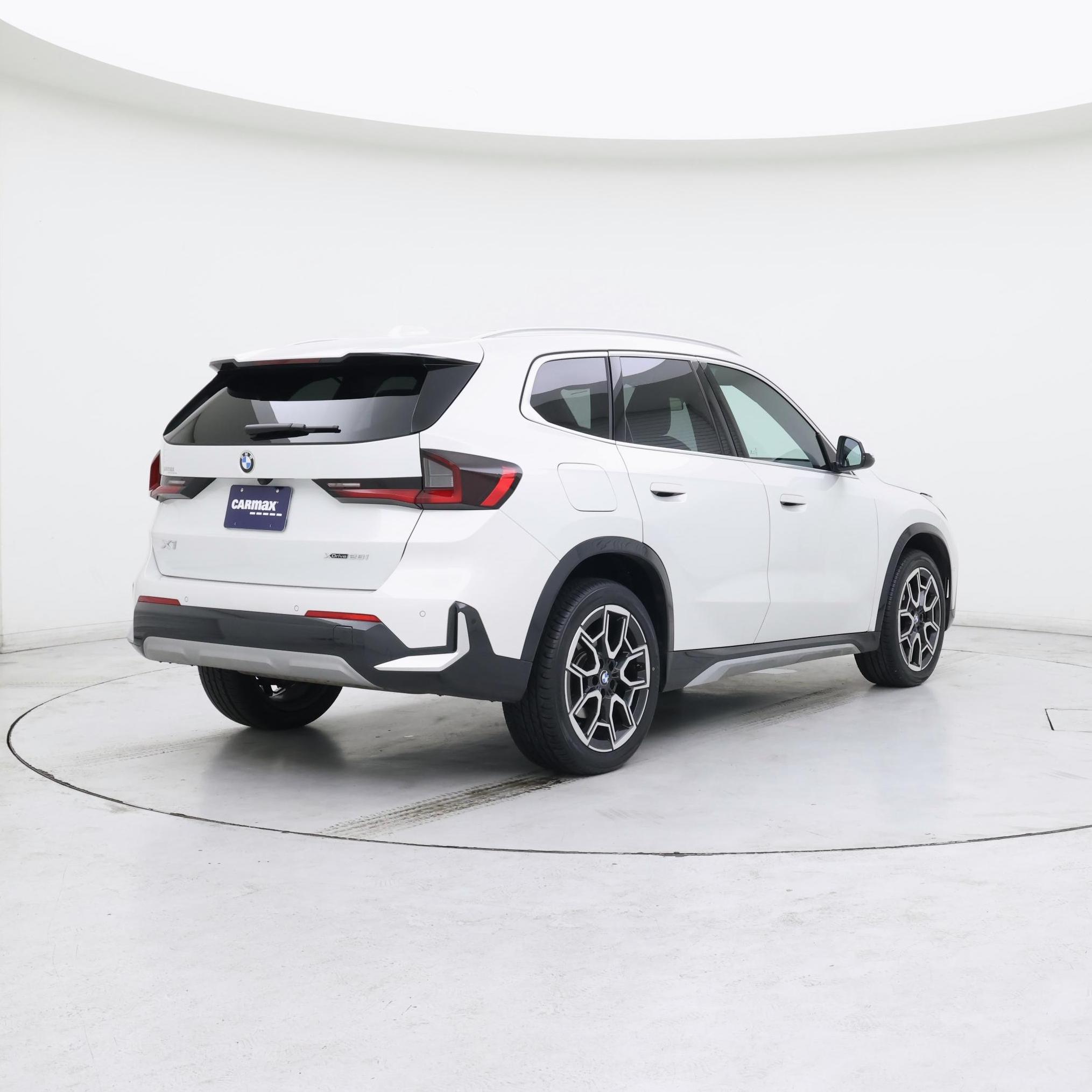 Thumbnail: 2025 BMW X1 - 8