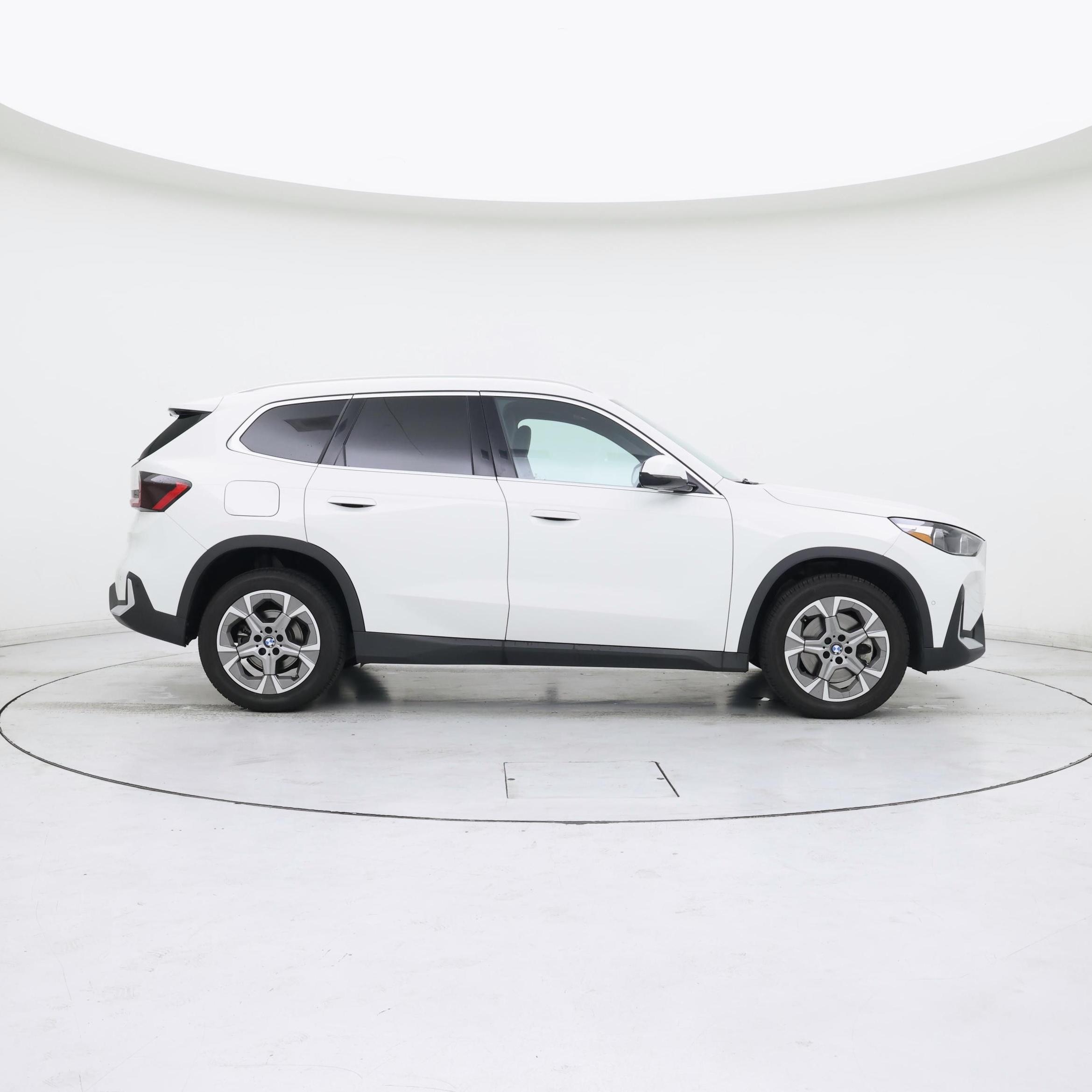 Thumbnail: 2023 BMW X1 - 7