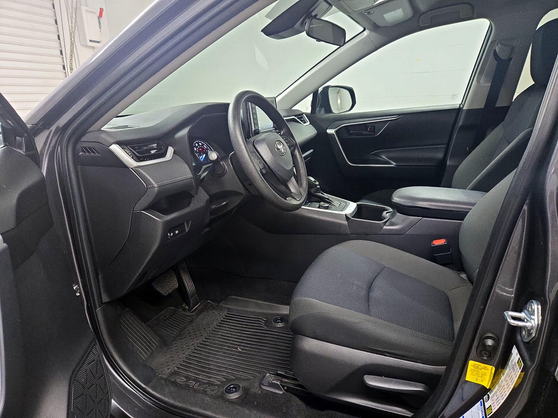 Thumbnail: 2022 Toyota RAV4 - 11