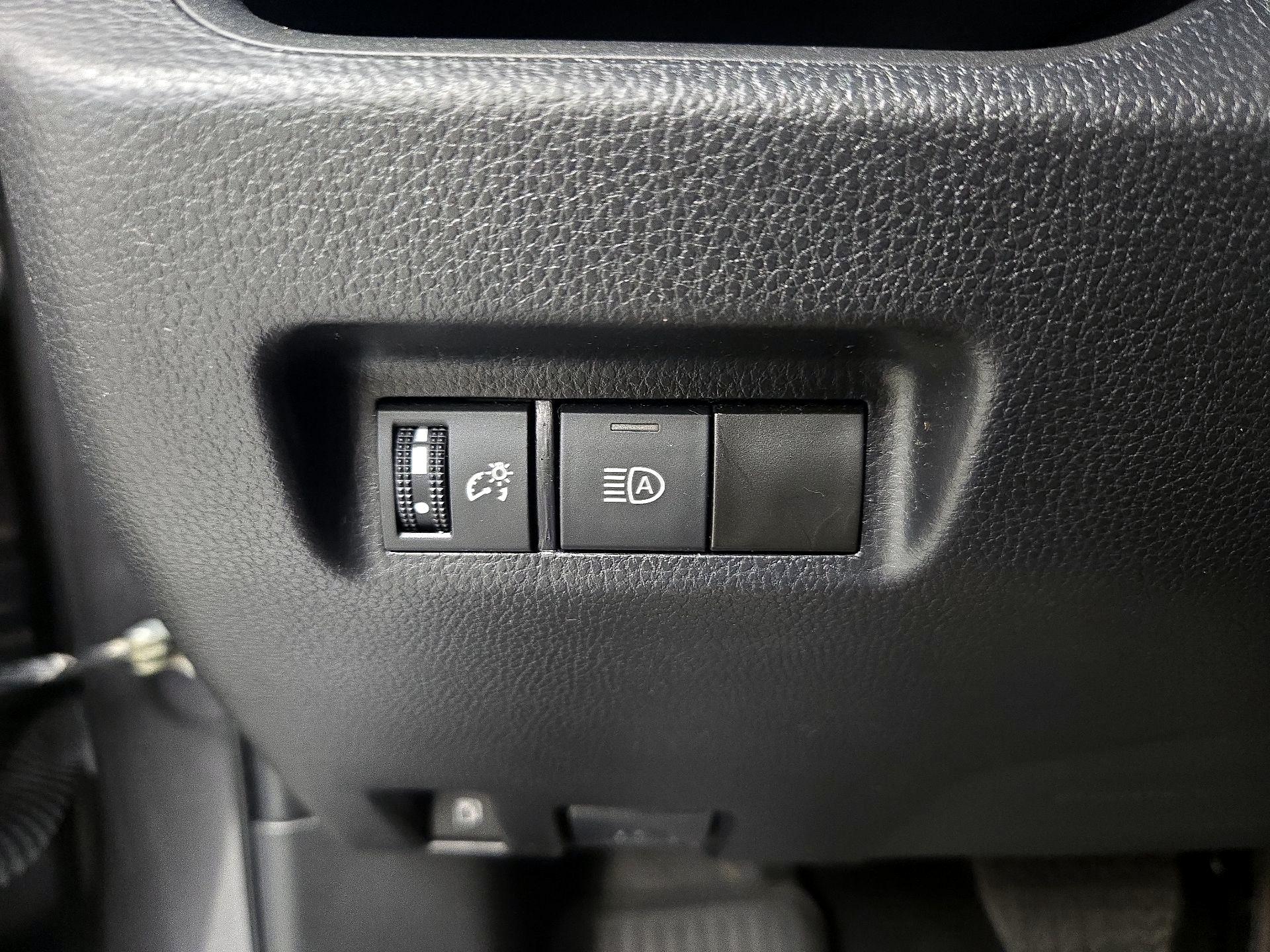 Thumbnail: 2022 Toyota RAV4 - 13