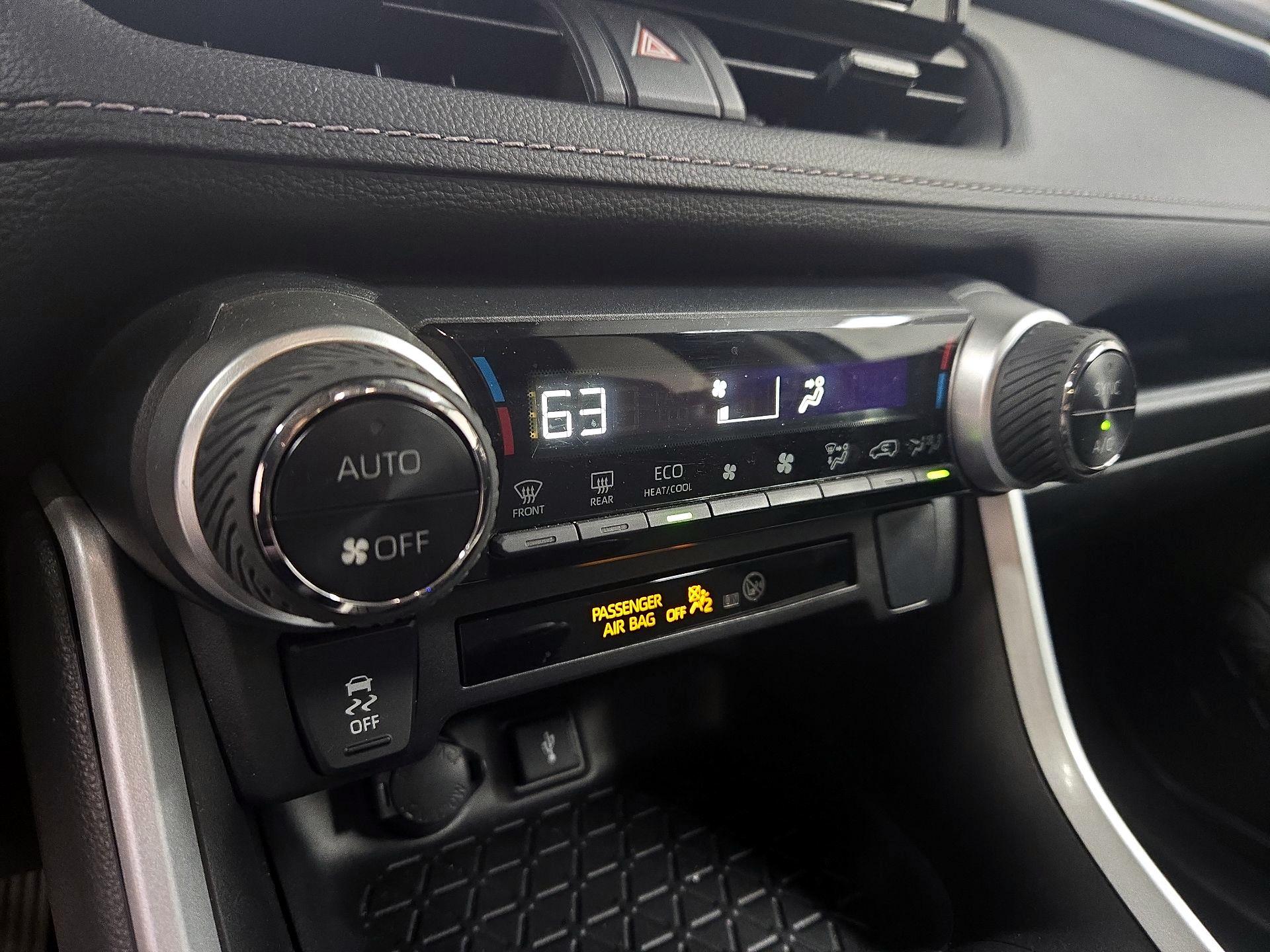 Thumbnail: 2022 Toyota RAV4 - 16