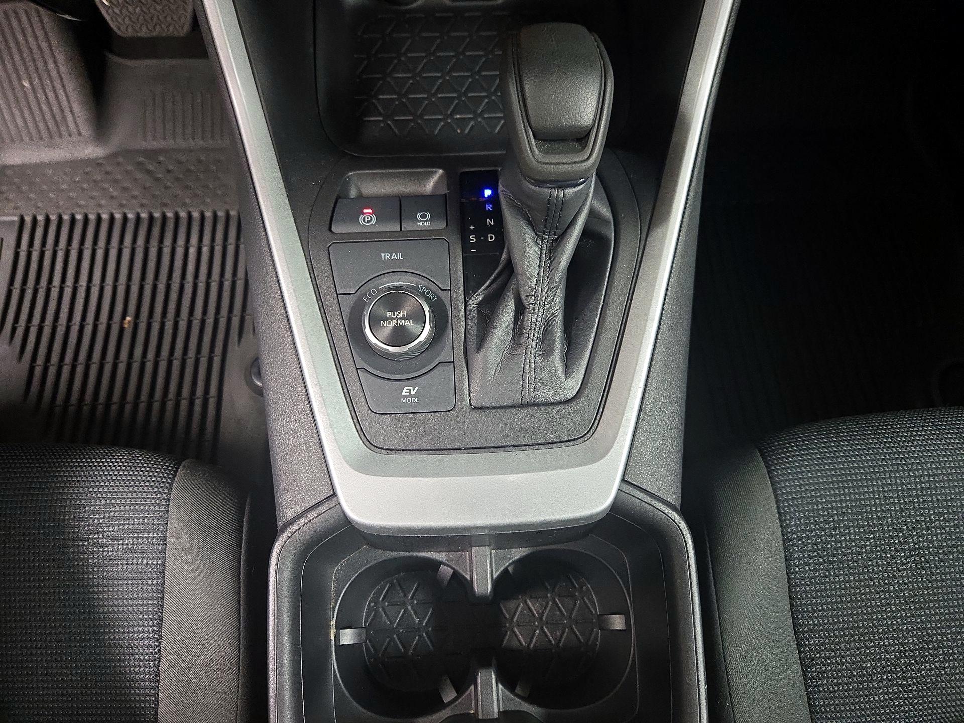 Thumbnail: 2022 Toyota RAV4 - 17