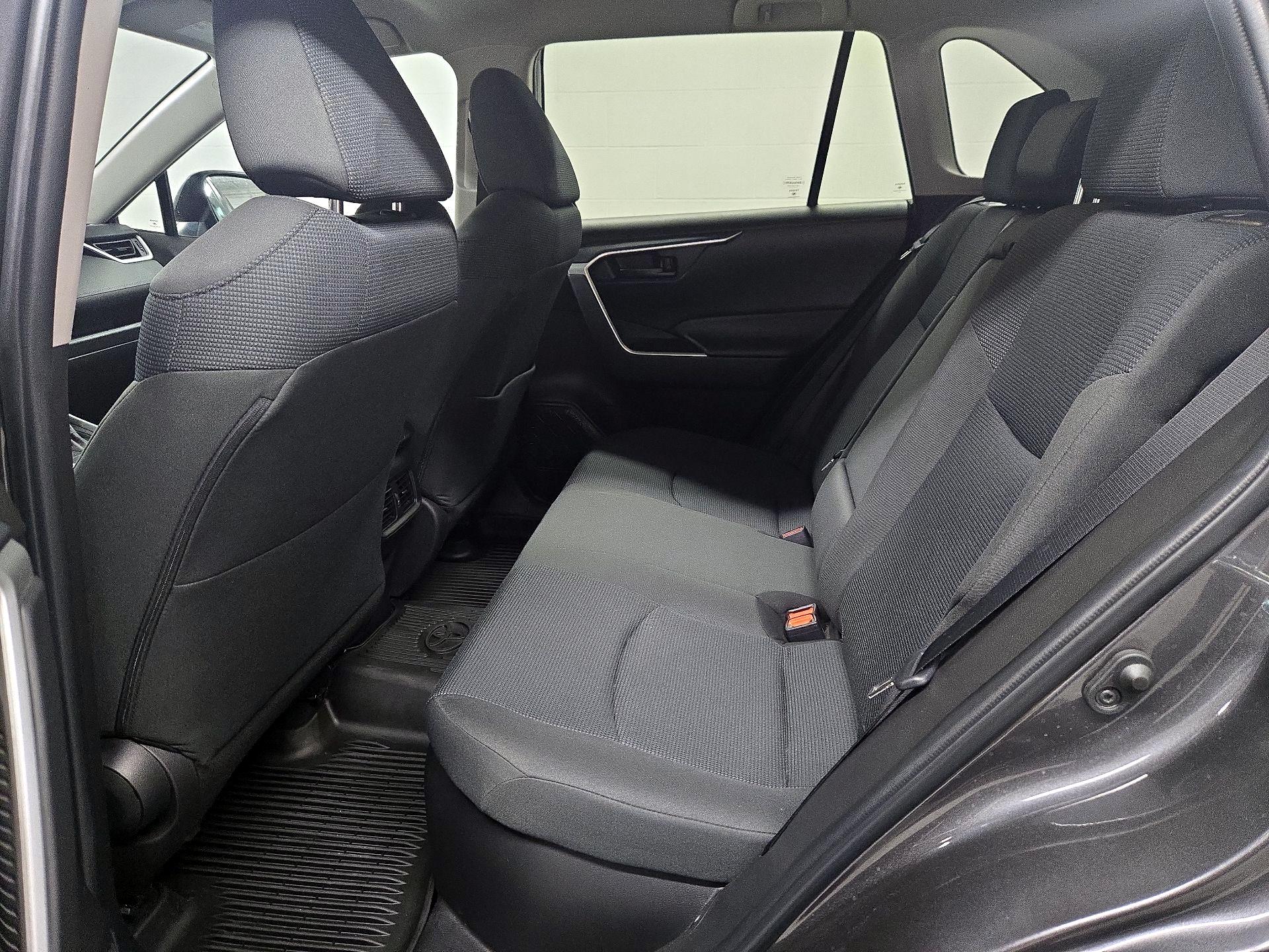 Thumbnail: 2022 Toyota RAV4 - 19