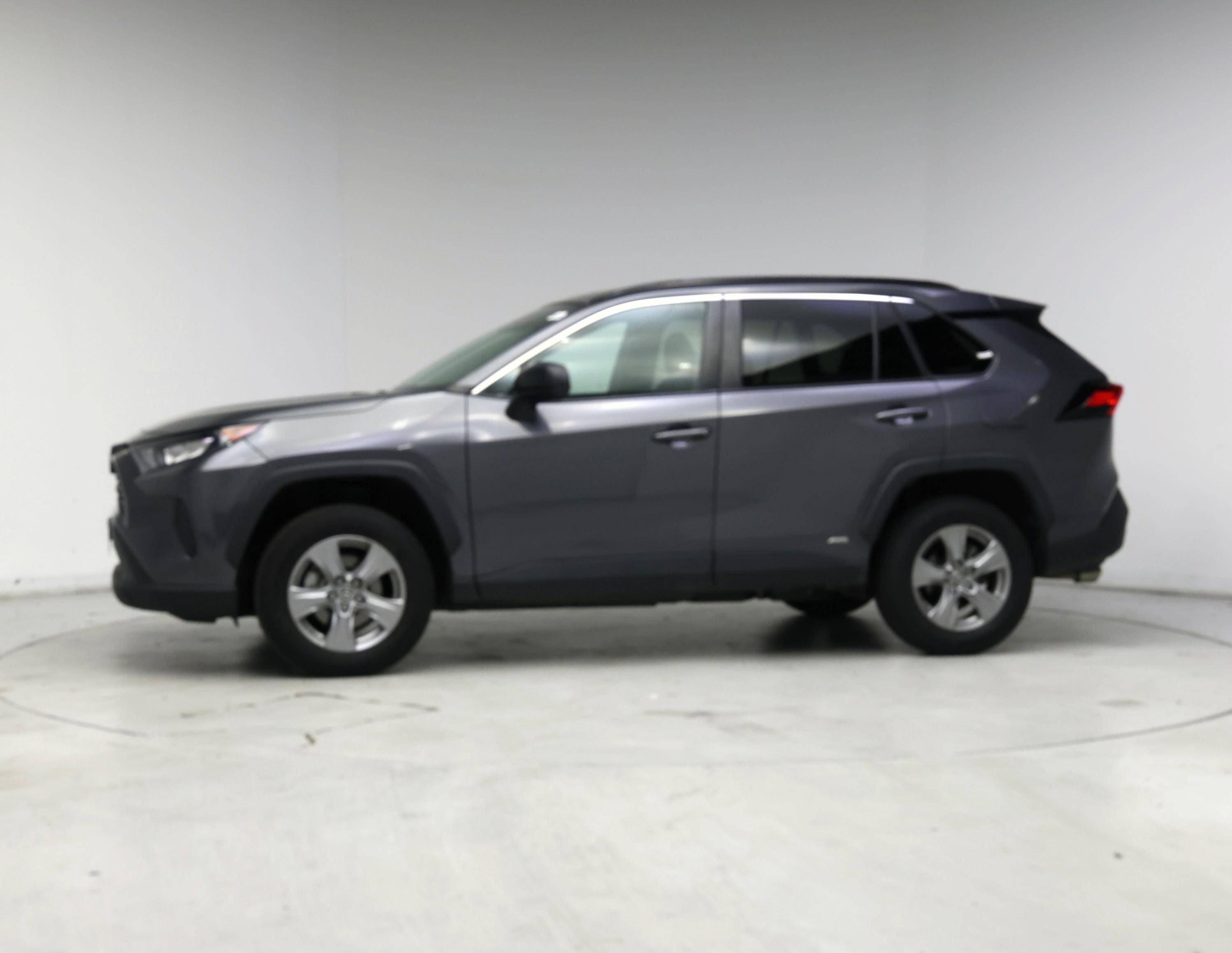 Thumbnail: 2022 Toyota RAV4 - 3