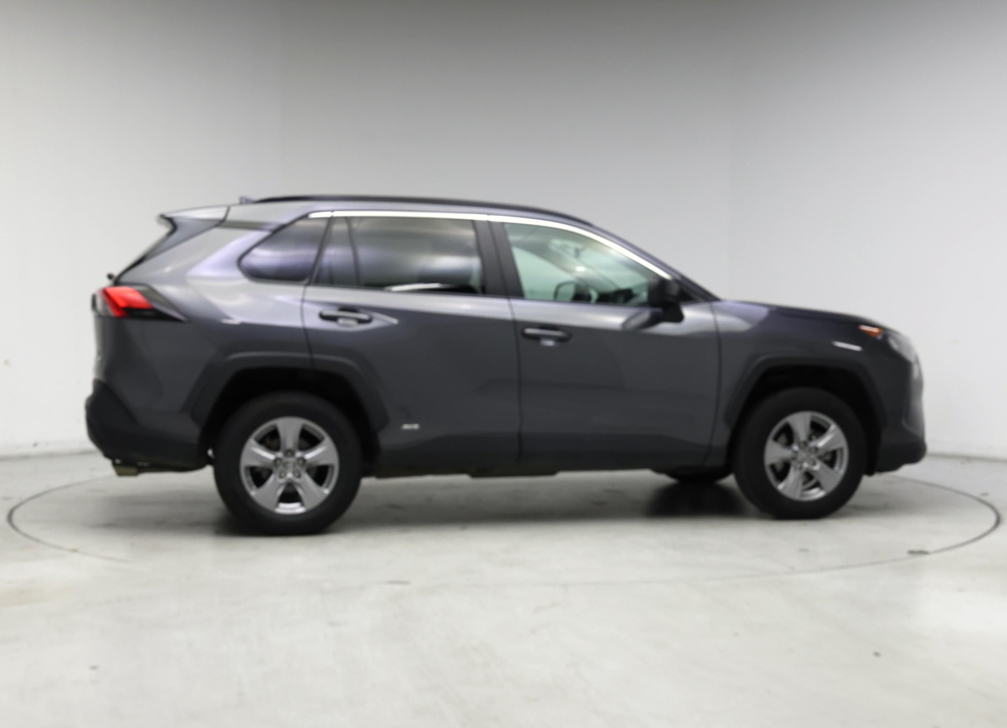 Thumbnail: 2022 Toyota RAV4 - 7