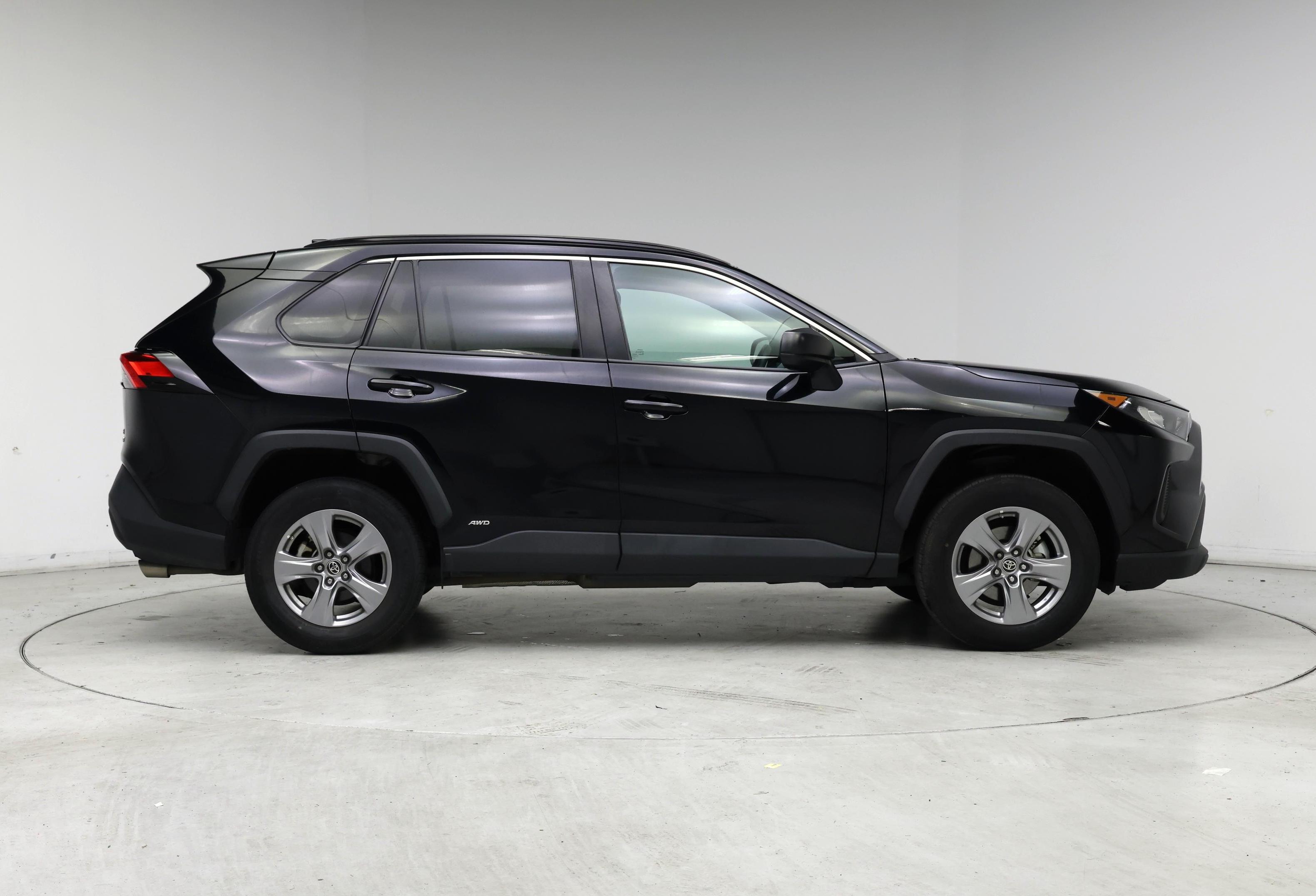 Thumbnail: 2022 Toyota RAV4 - 7