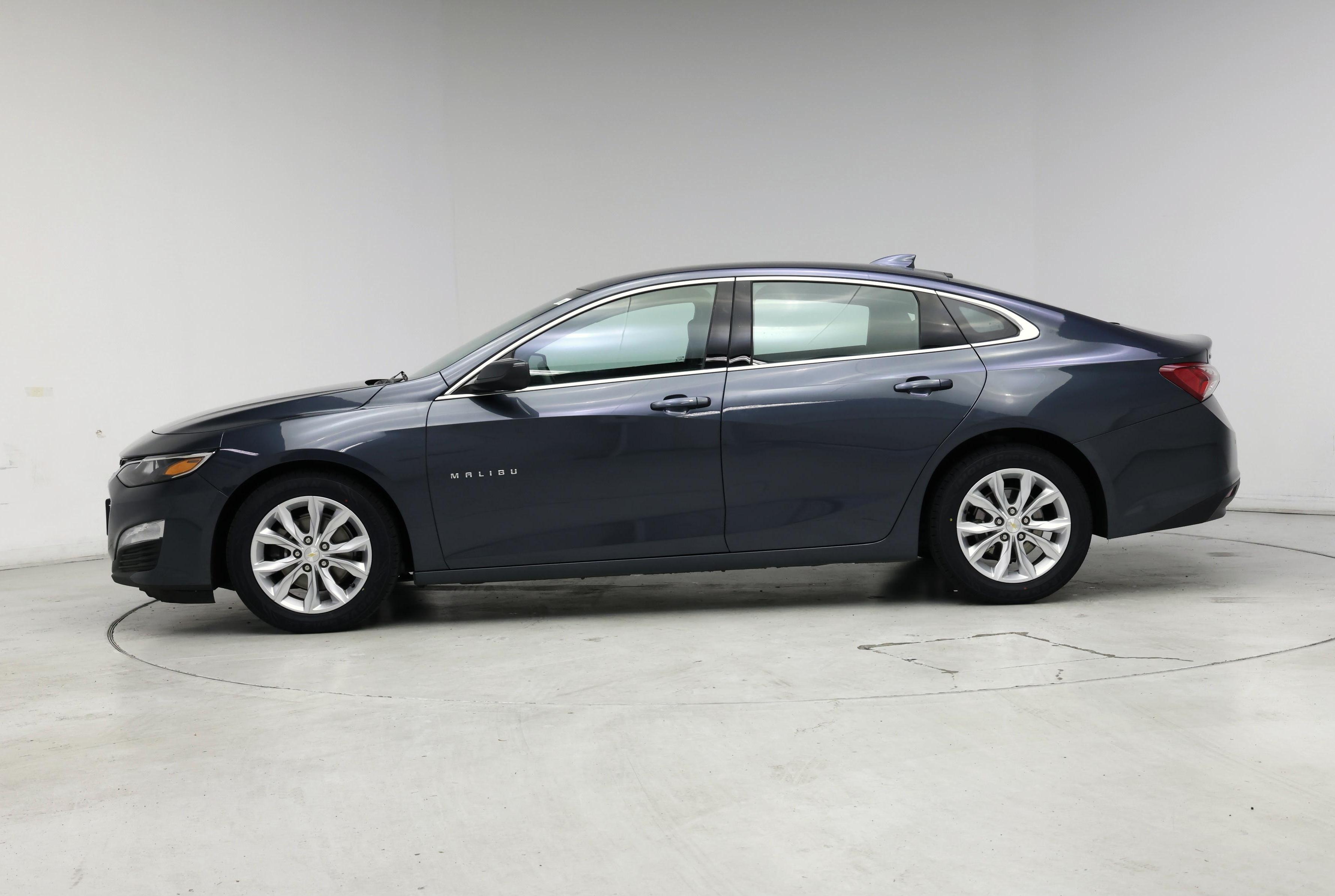 Thumbnail: 2021 Chevrolet Malibu - 3