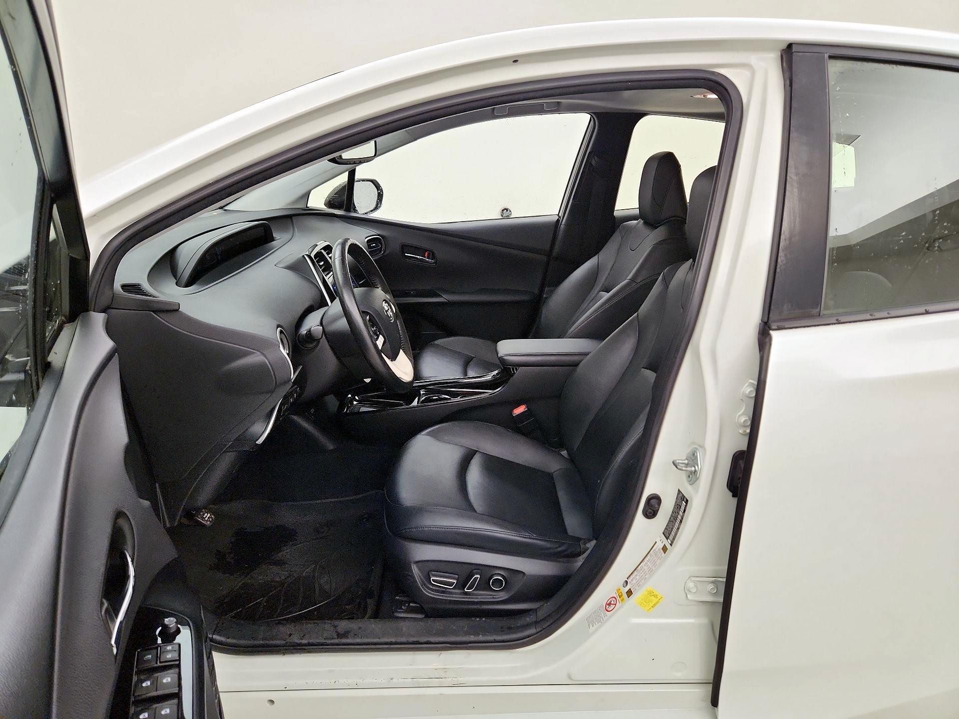 Thumbnail: 2017 Toyota Prius - 11