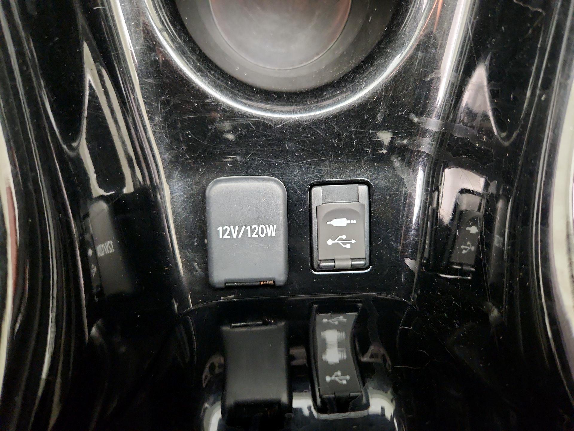 Thumbnail: 2017 Toyota Prius - 18