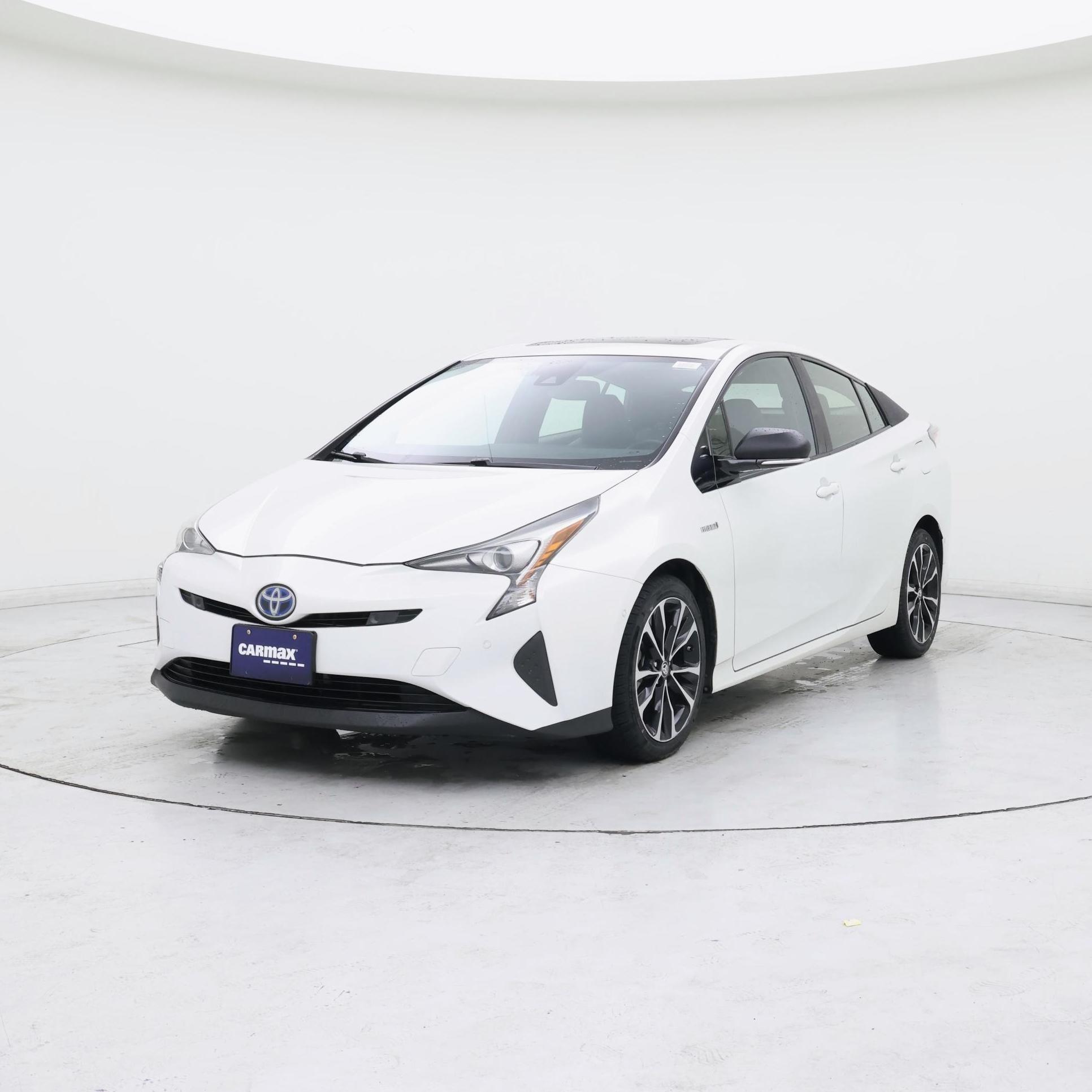 Thumbnail: 2017 Toyota Prius - 4