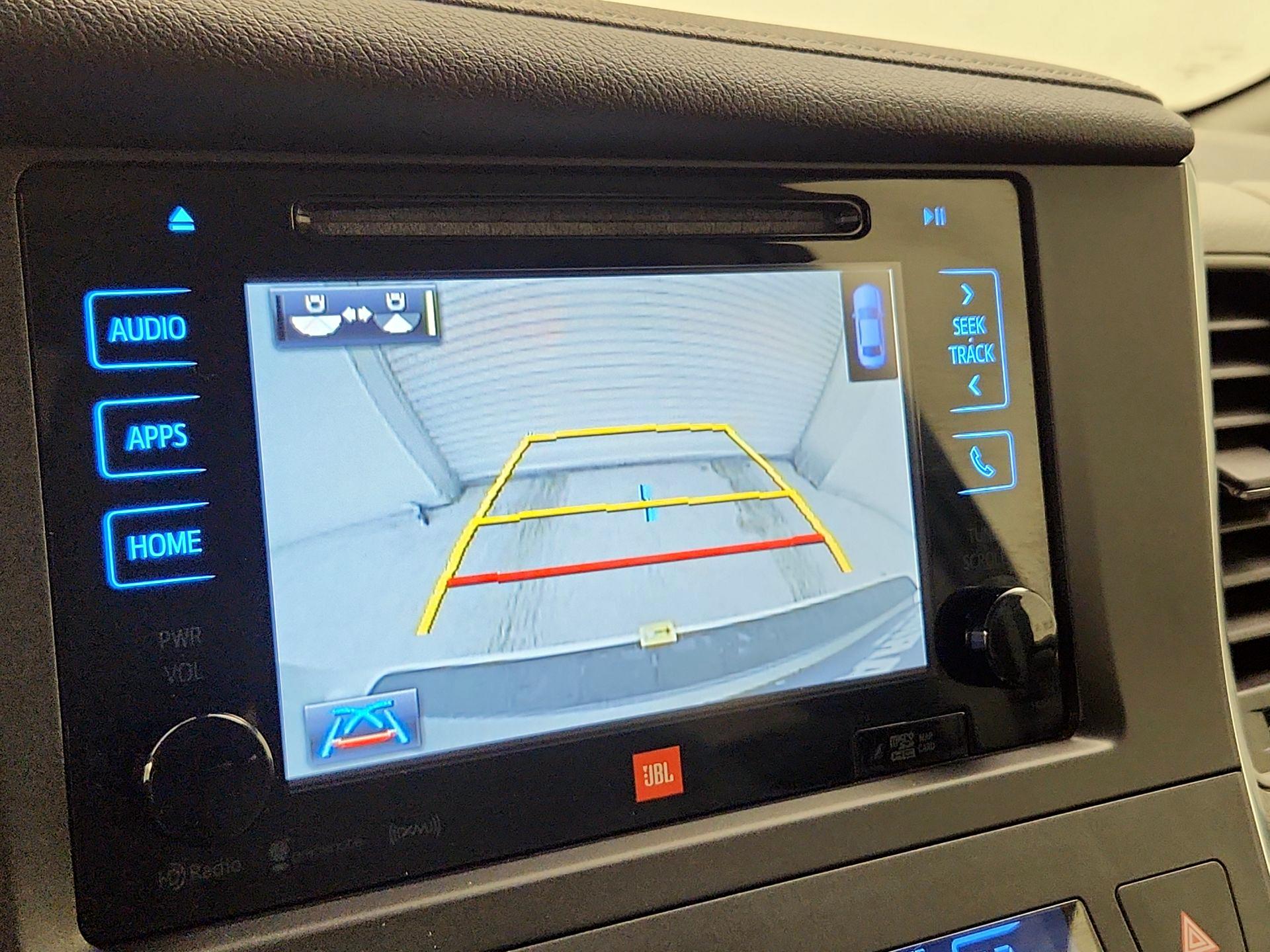 Thumbnail: 2017 Toyota Sienna - 15