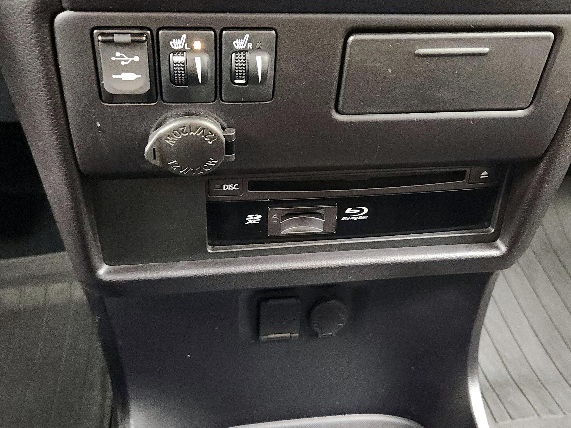 Thumbnail: 2017 Toyota Sienna - 19