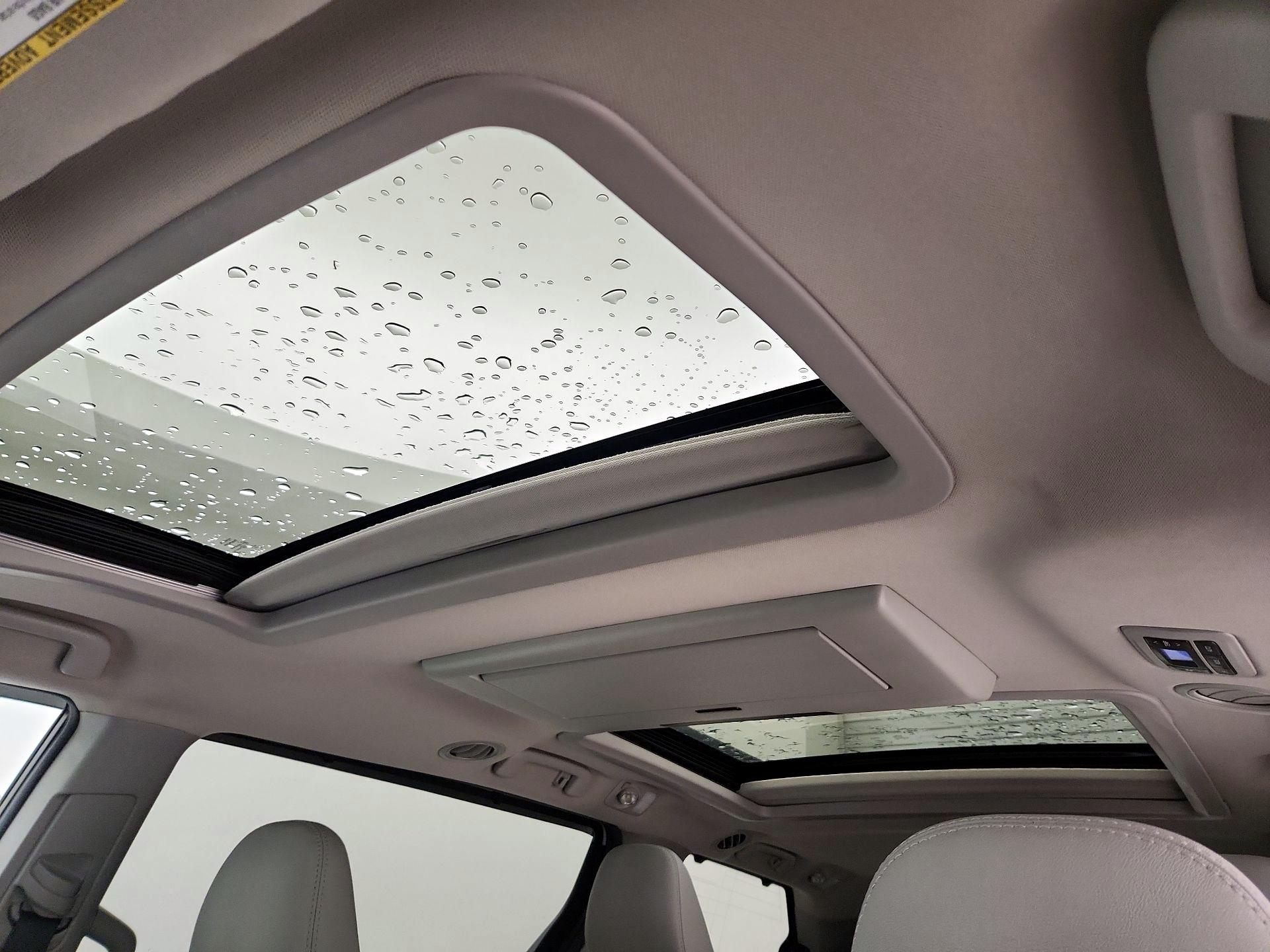 Thumbnail: 2017 Toyota Sienna - 20