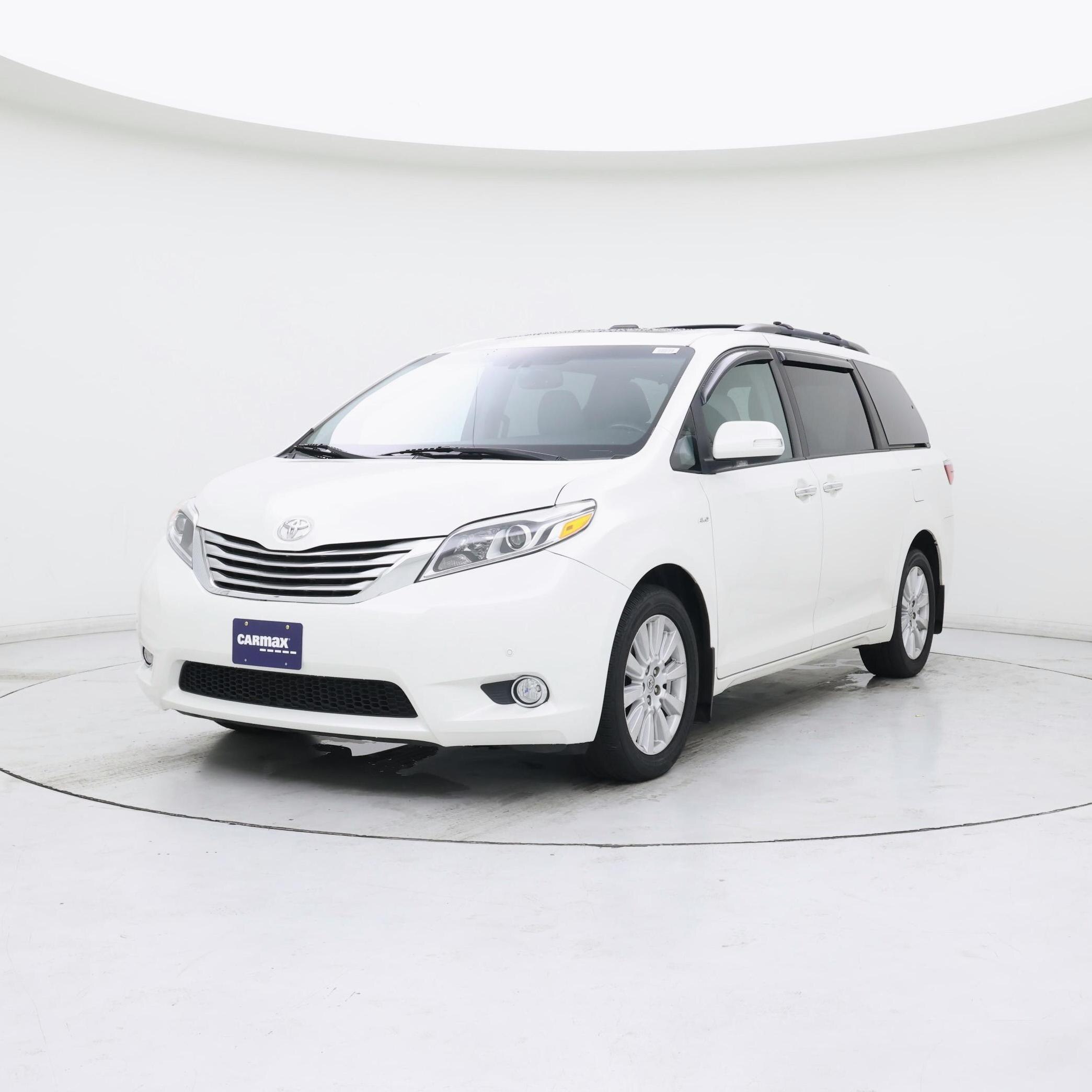Thumbnail: 2017 Toyota Sienna - 4