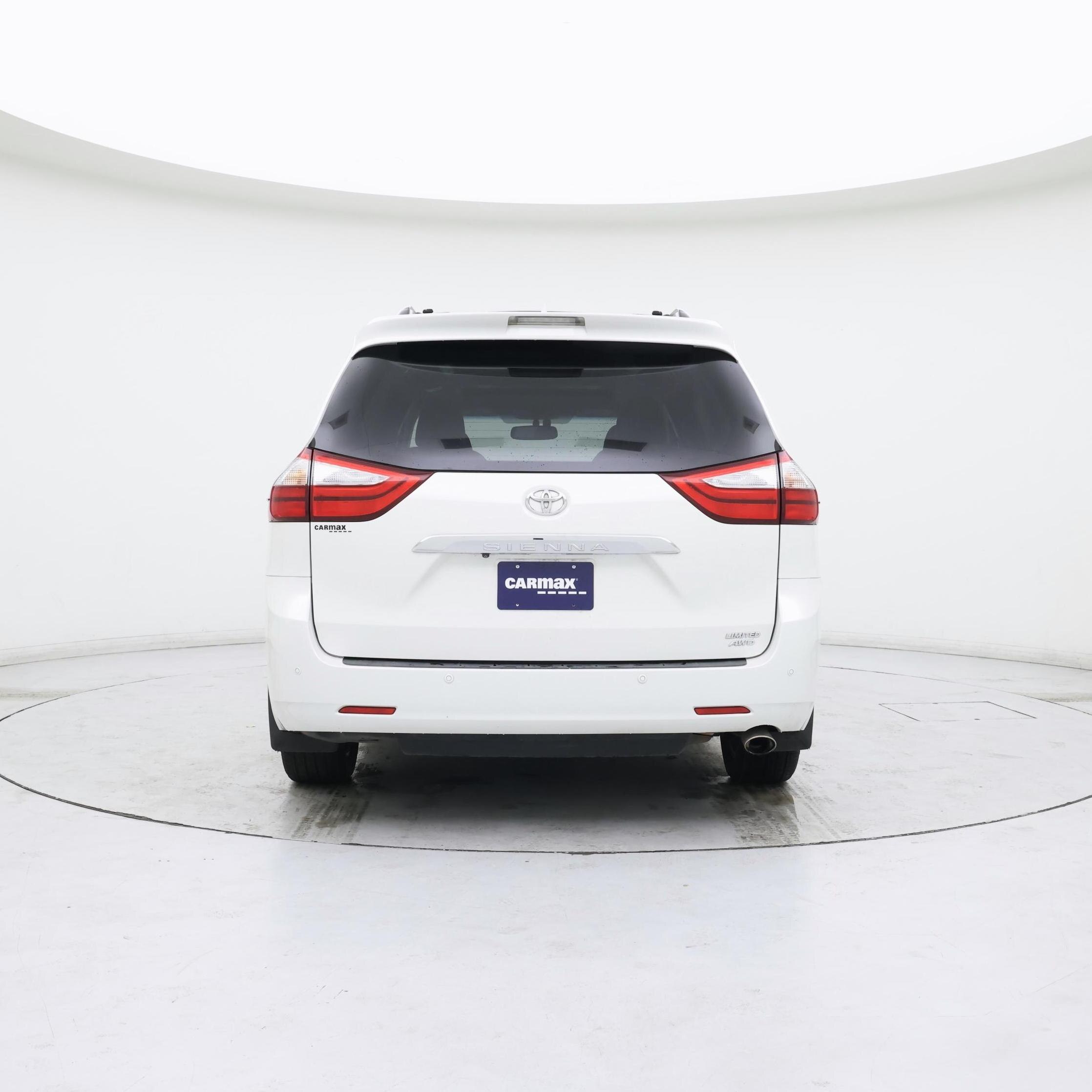 Thumbnail: 2017 Toyota Sienna - 6