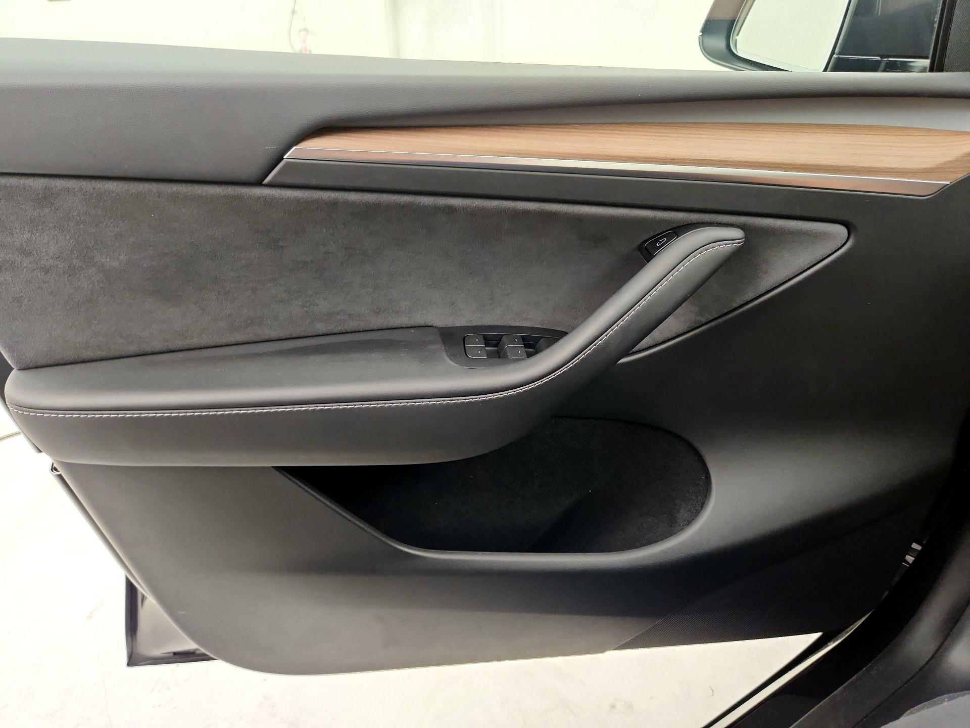 Thumbnail: 2024 Tesla Model Y - 12