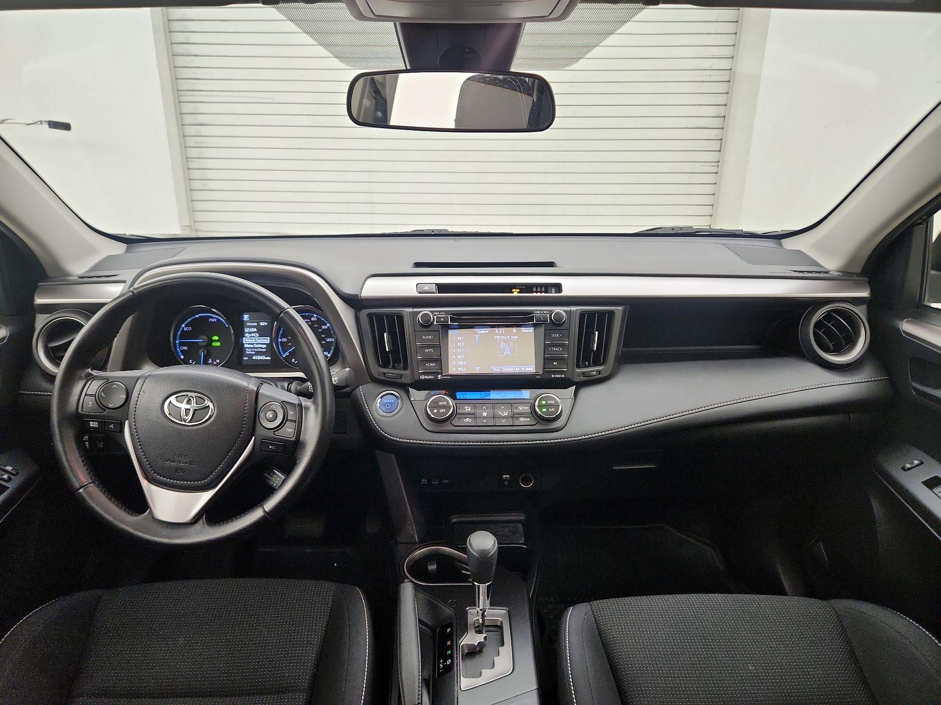 Thumbnail: 2018 Toyota RAV4 - 9