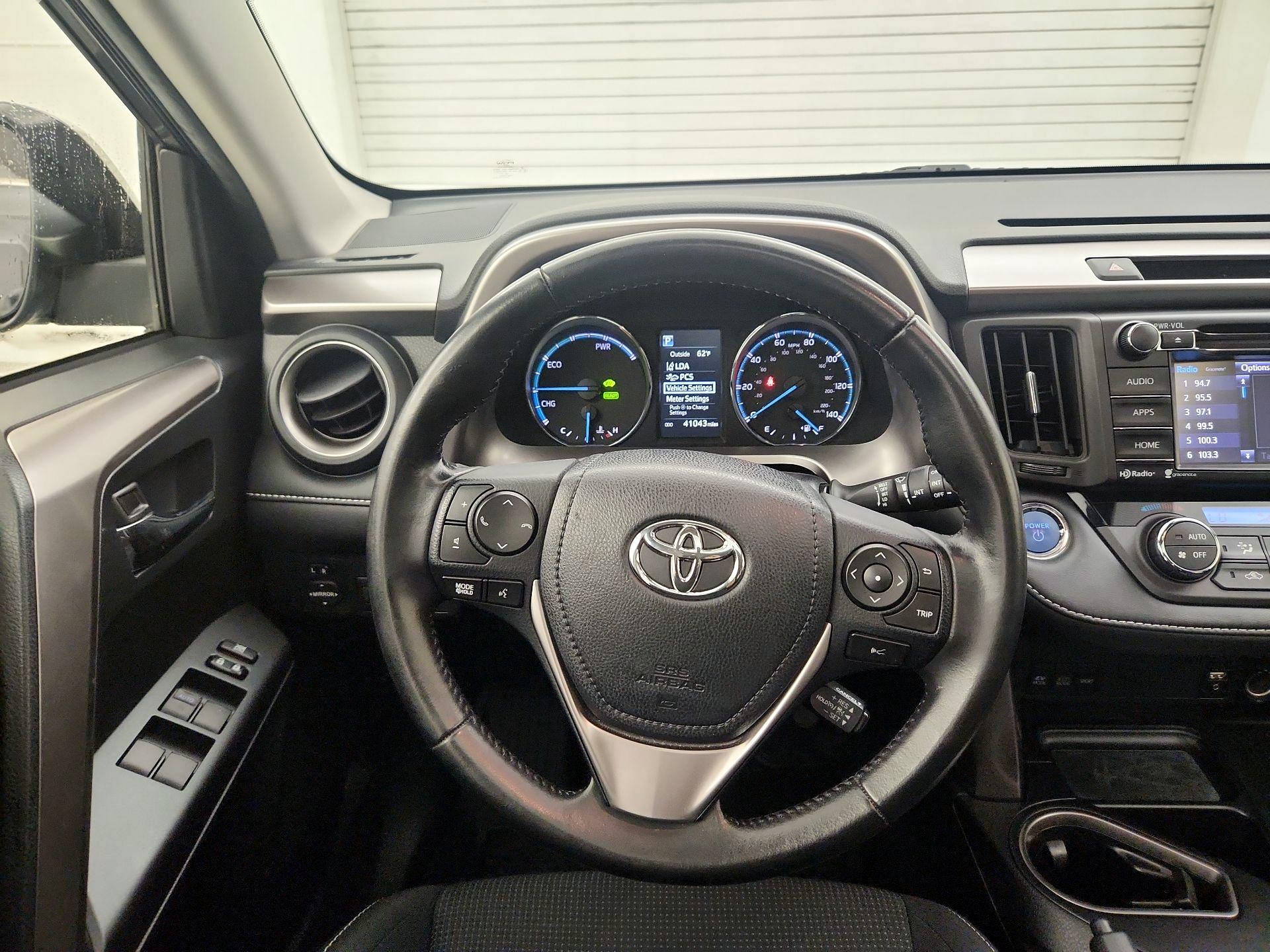 Thumbnail: 2018 Toyota RAV4 - 10