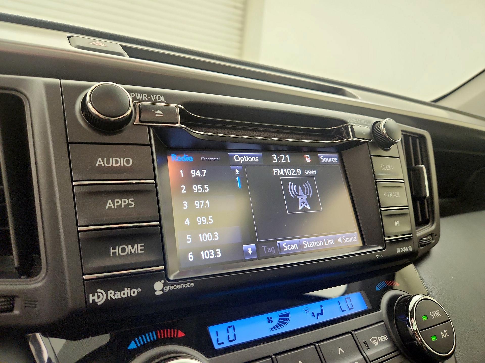 Thumbnail: 2018 Toyota RAV4 - 15