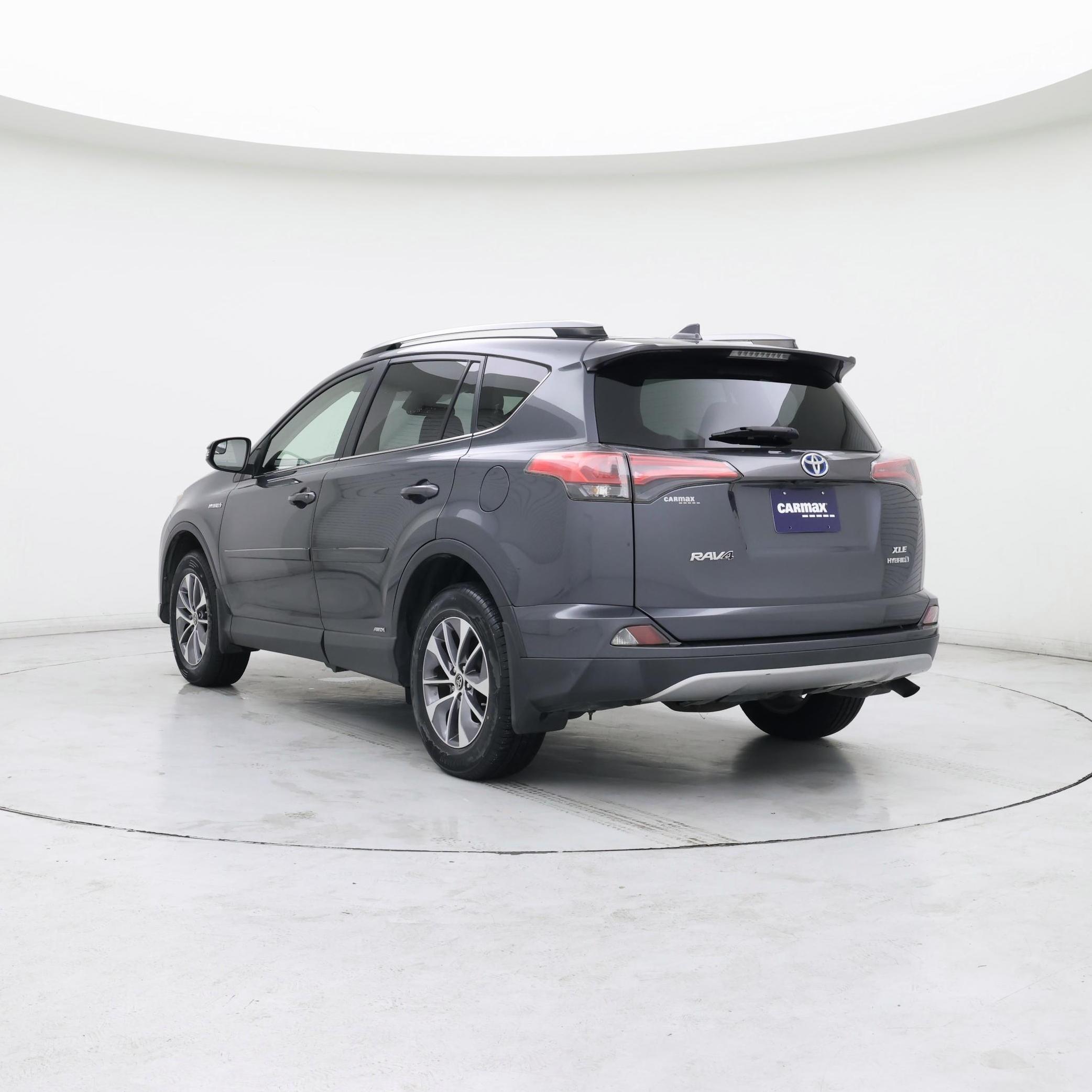 Thumbnail: 2018 Toyota RAV4 - 2