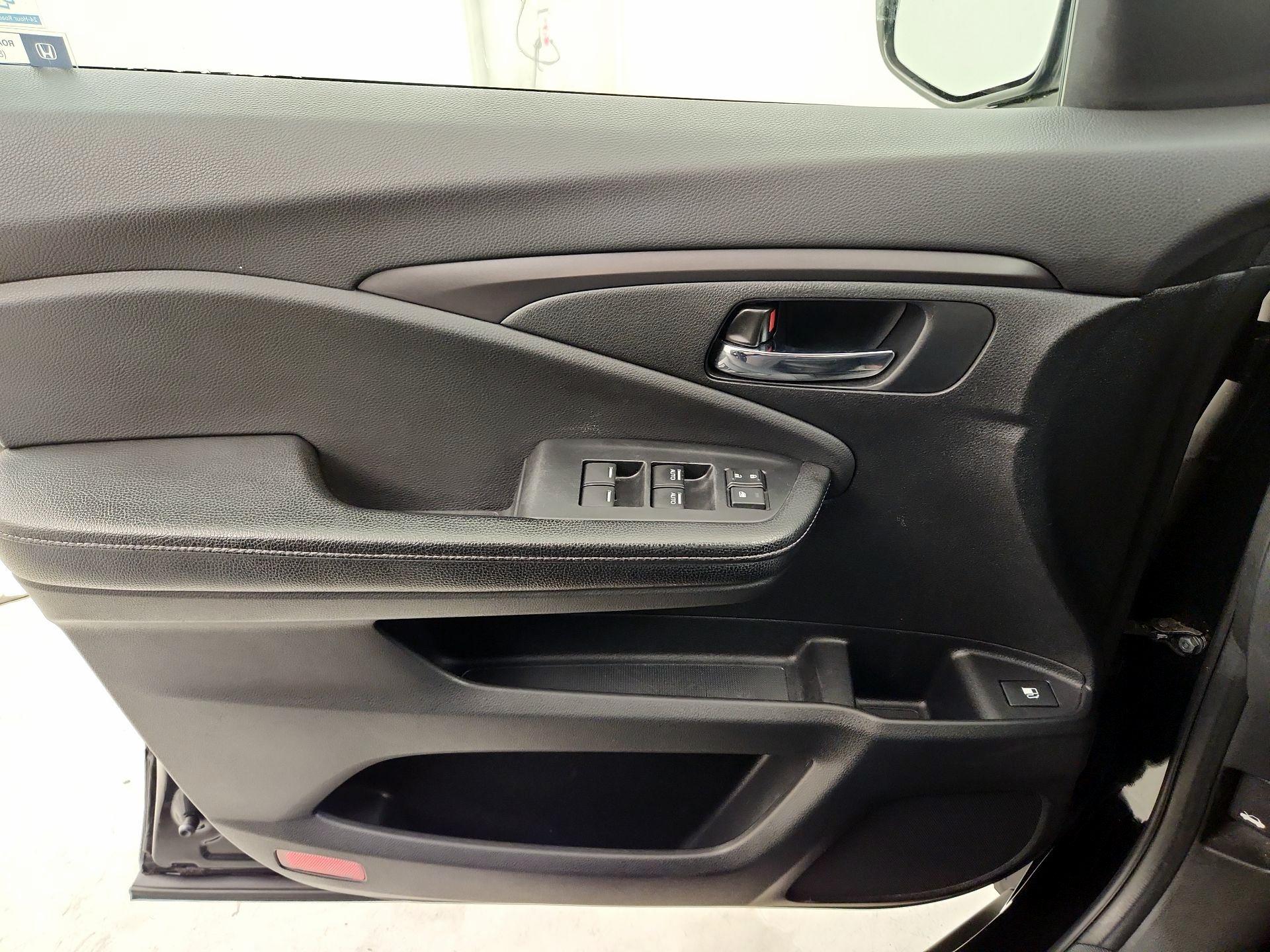 Thumbnail: 2017 Honda Ridgeline - 12