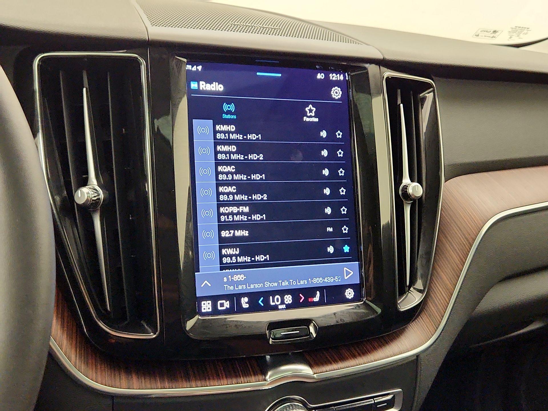 Thumbnail: 2023 Volvo XC60 - 16