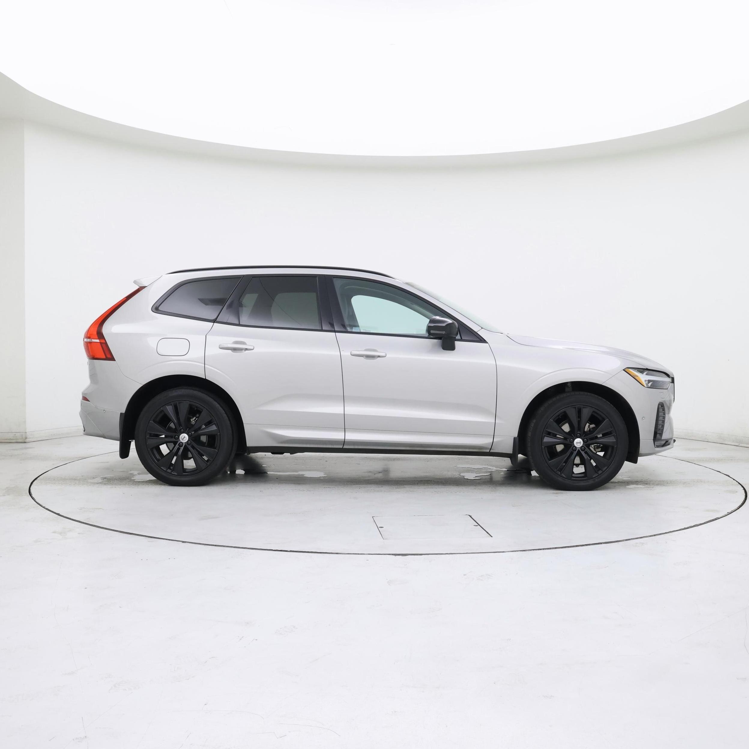 Thumbnail: 2023 Volvo XC60 - 7
