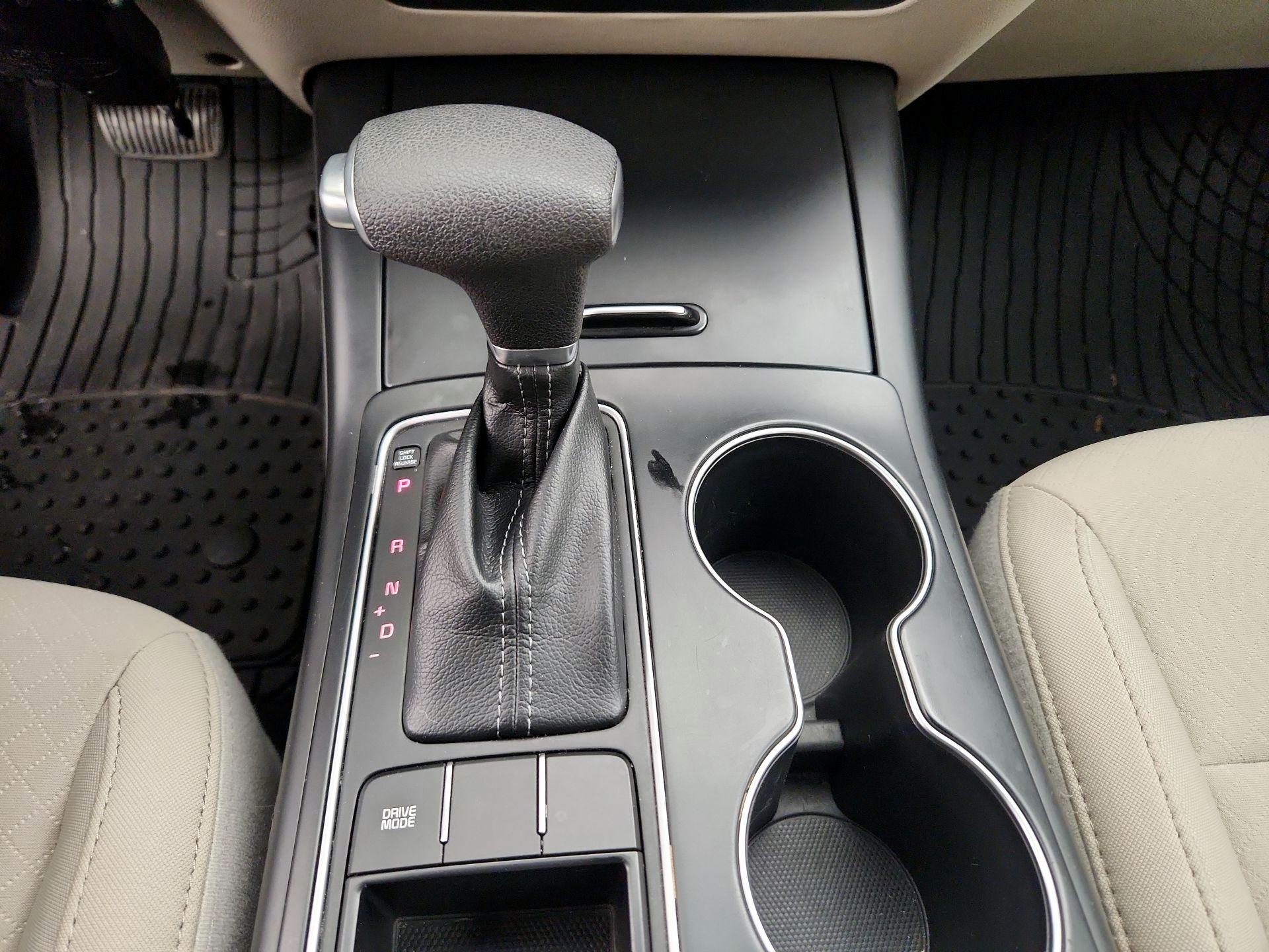 Thumbnail: 2019 Kia Sorento - 17