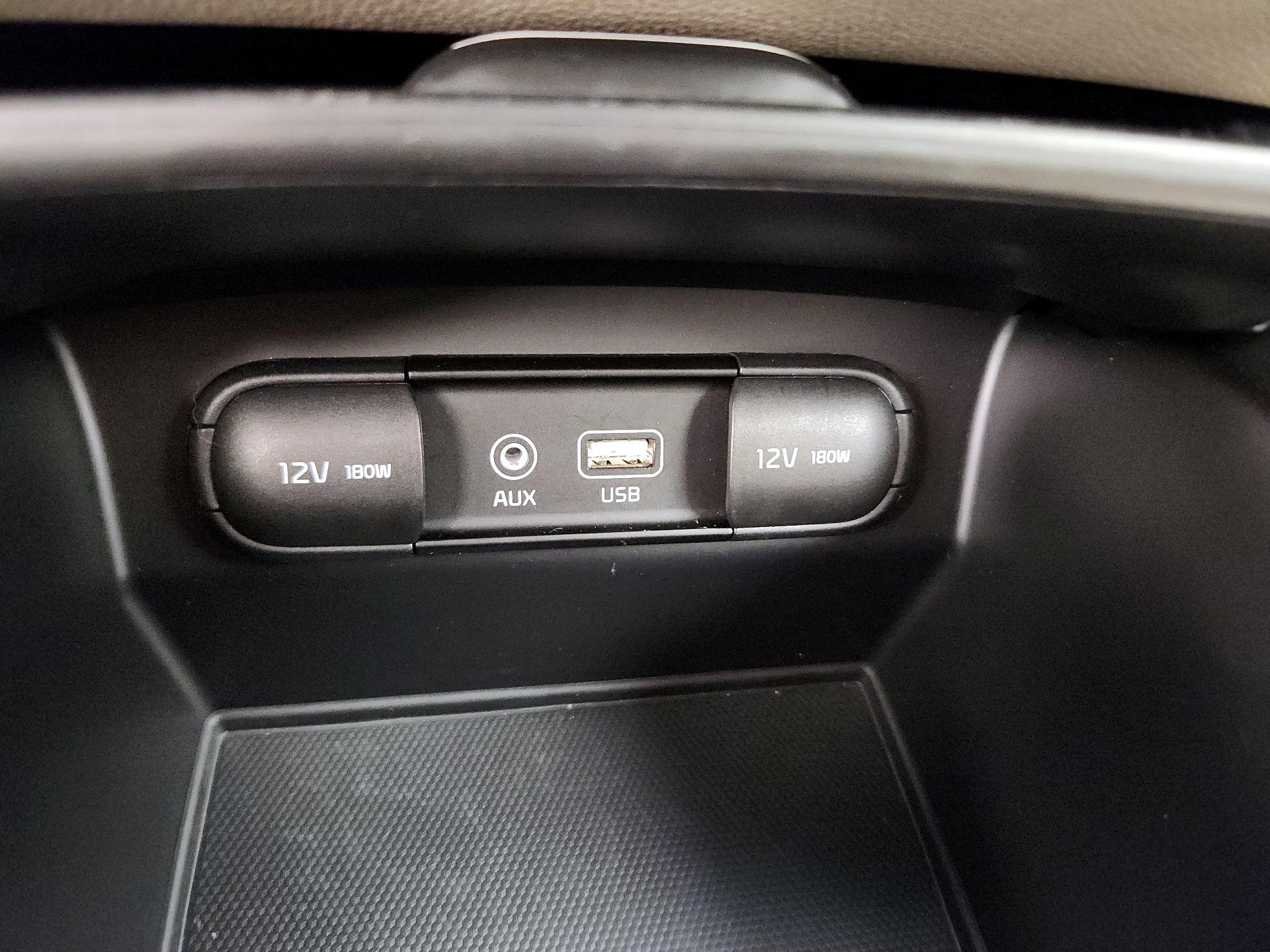 Thumbnail: 2019 Kia Sorento - 18