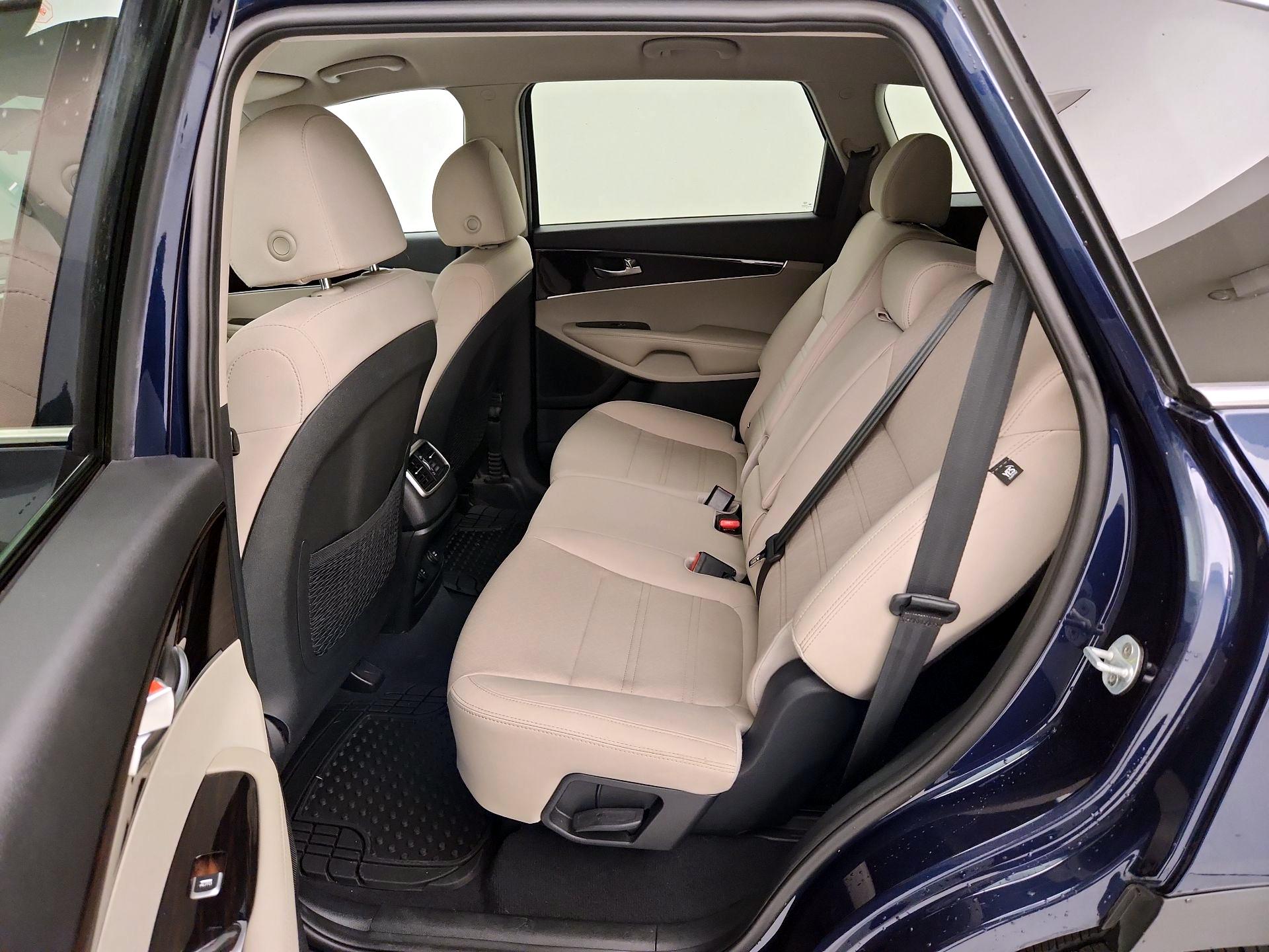 Thumbnail: 2019 Kia Sorento - 19