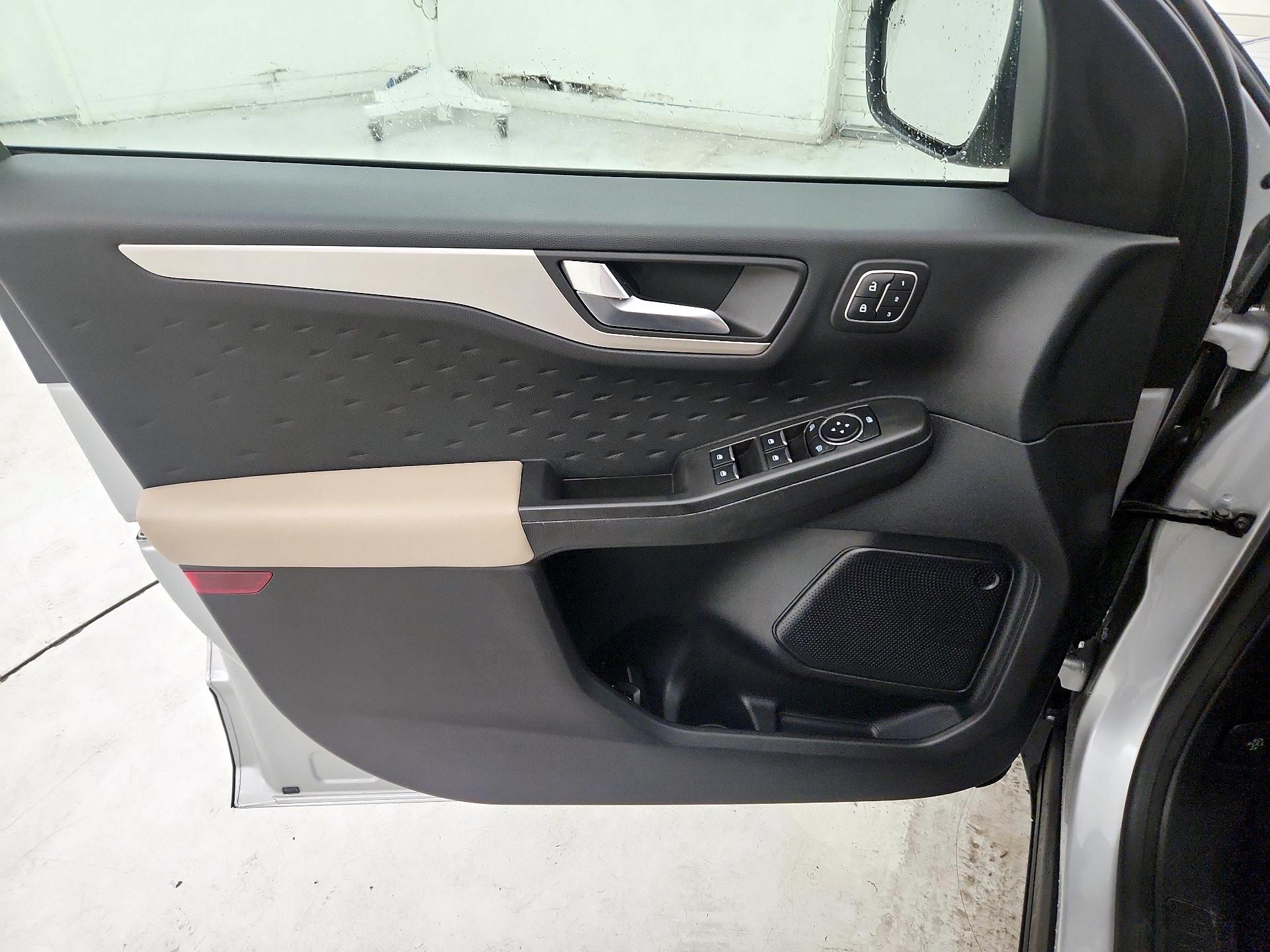 Thumbnail: 2020 Ford Escape - 12