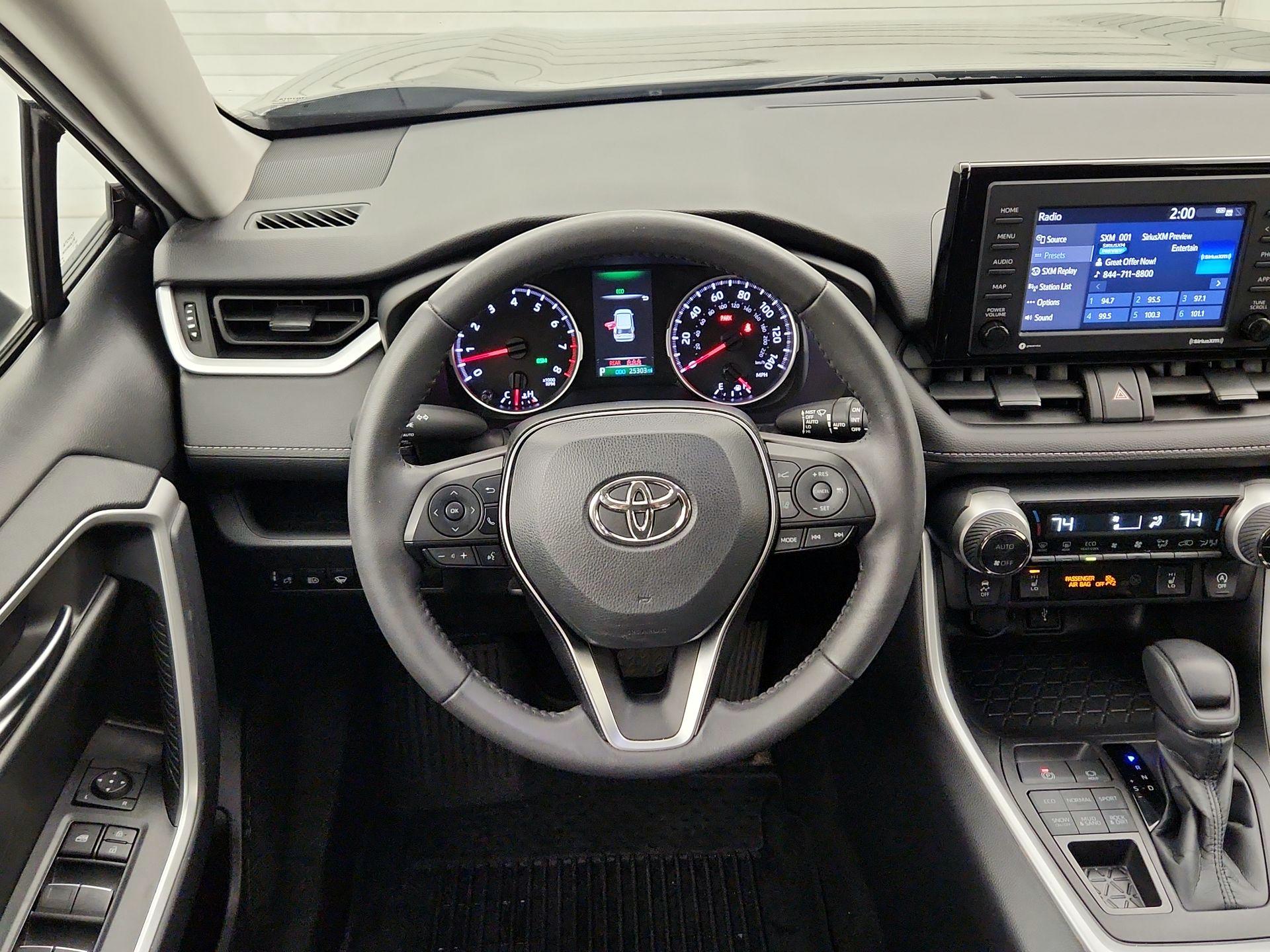 Thumbnail: 2022 Toyota RAV4 - 10