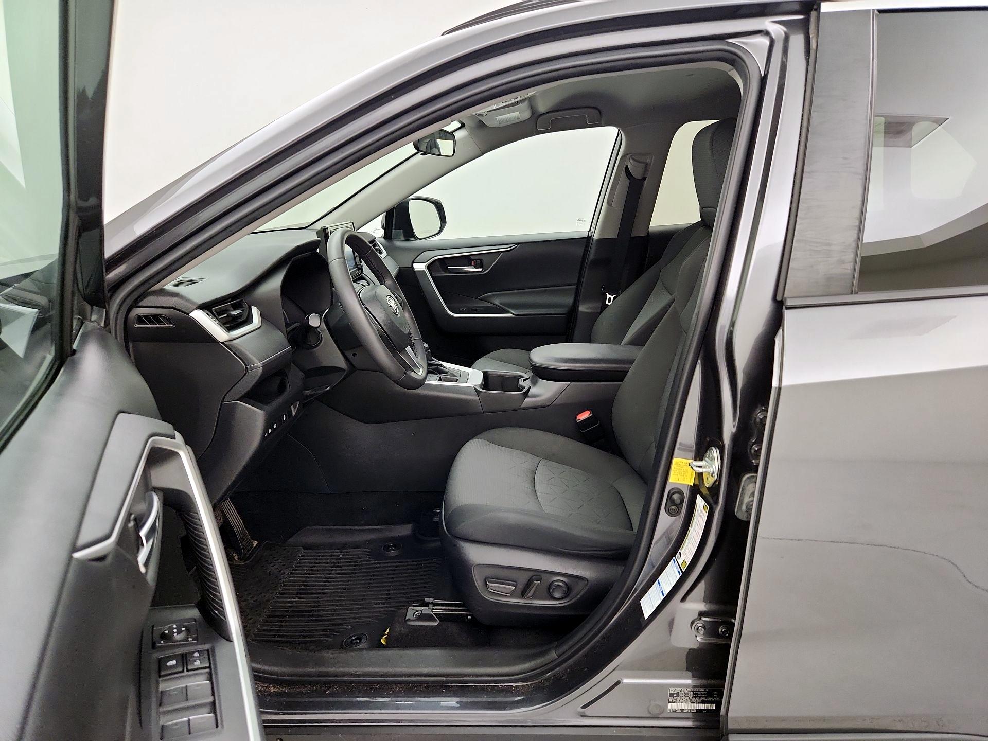 Thumbnail: 2022 Toyota RAV4 - 11