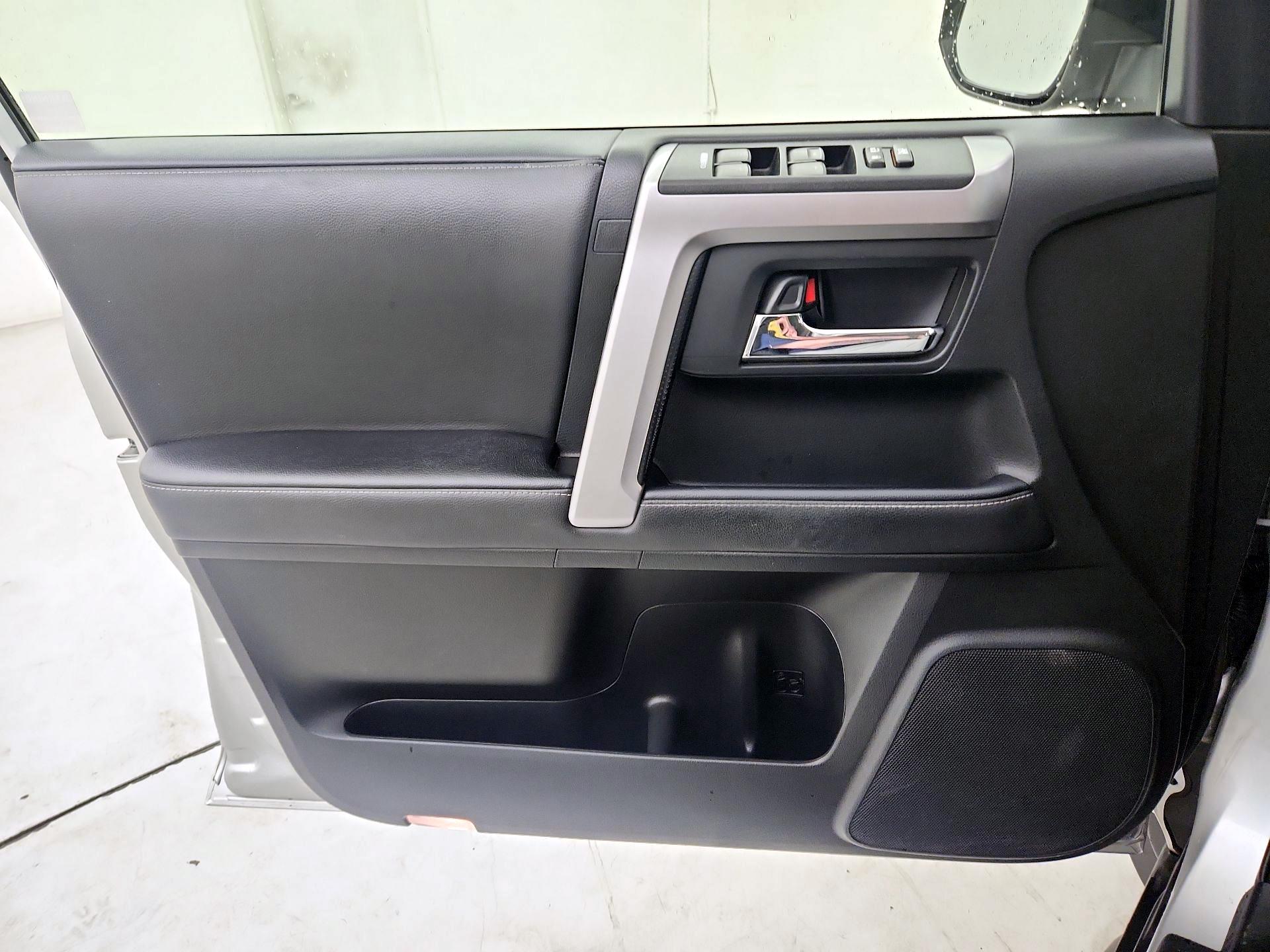 Thumbnail: 2020 Toyota 4Runner - 12