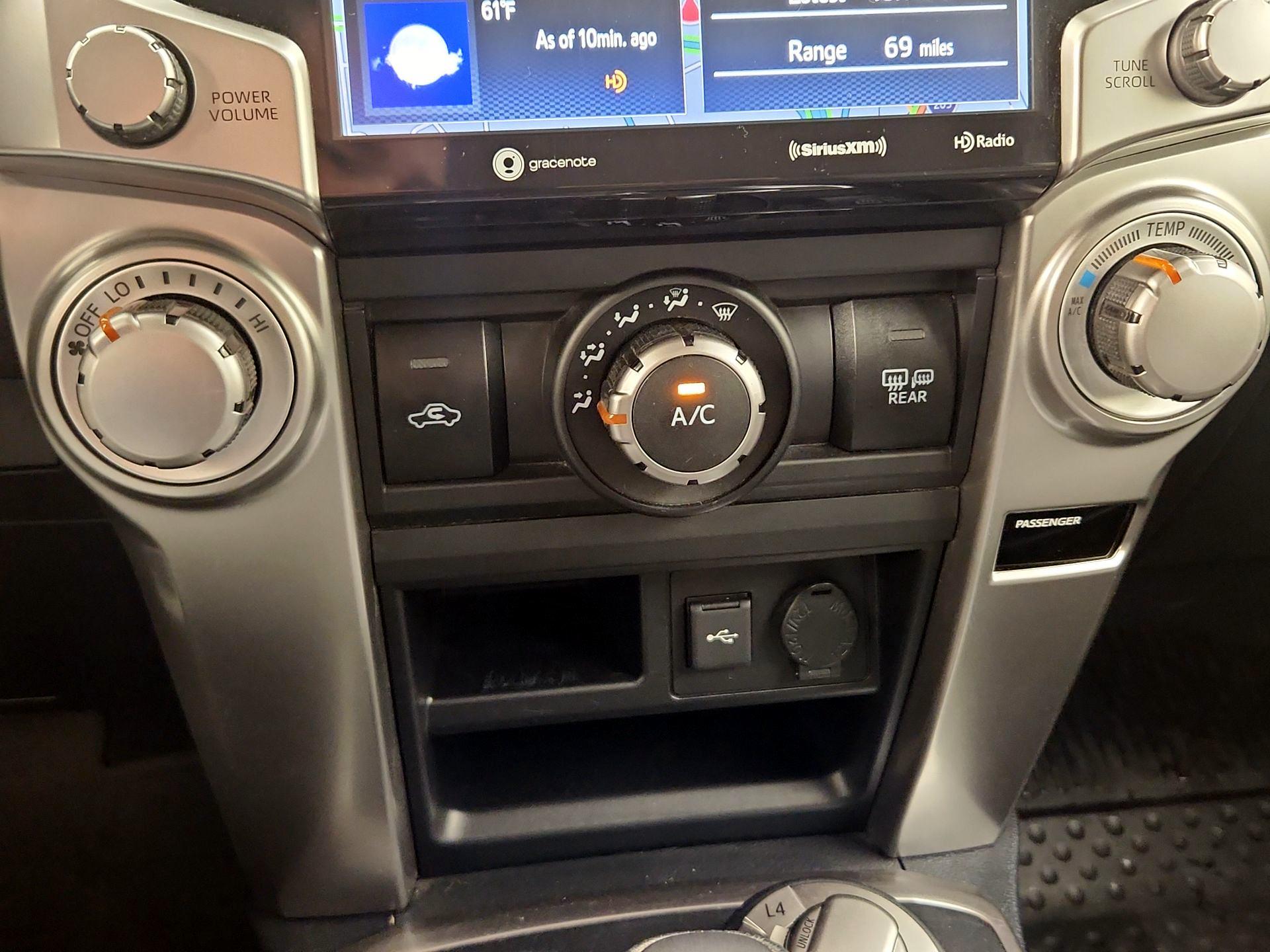 Thumbnail: 2020 Toyota 4Runner - 17