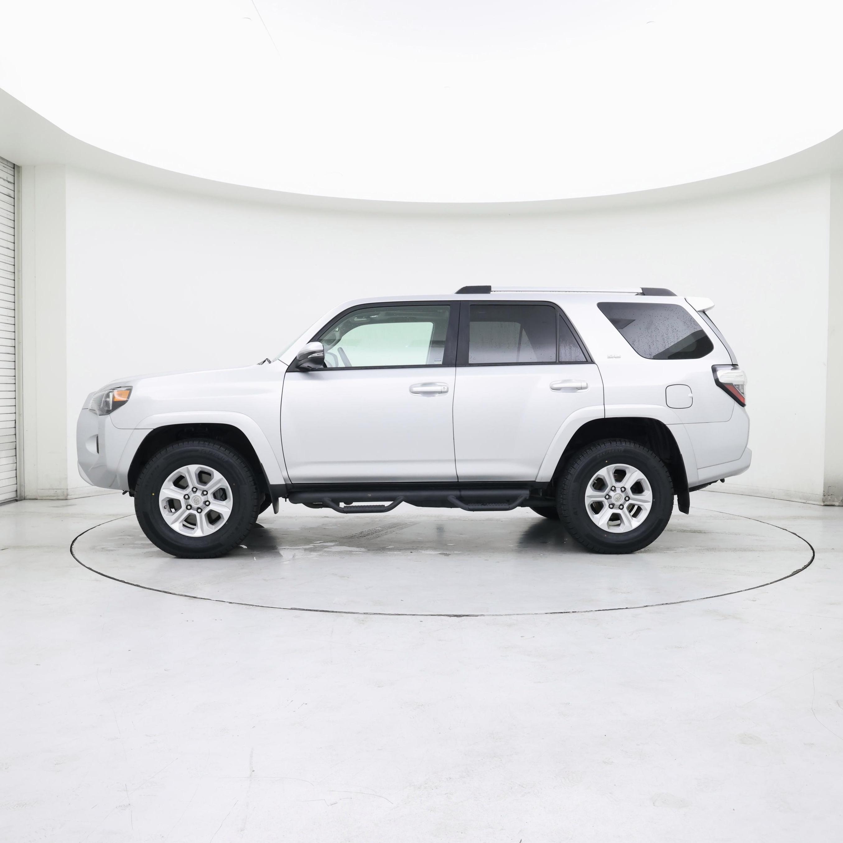 Thumbnail: 2020 Toyota 4Runner - 3