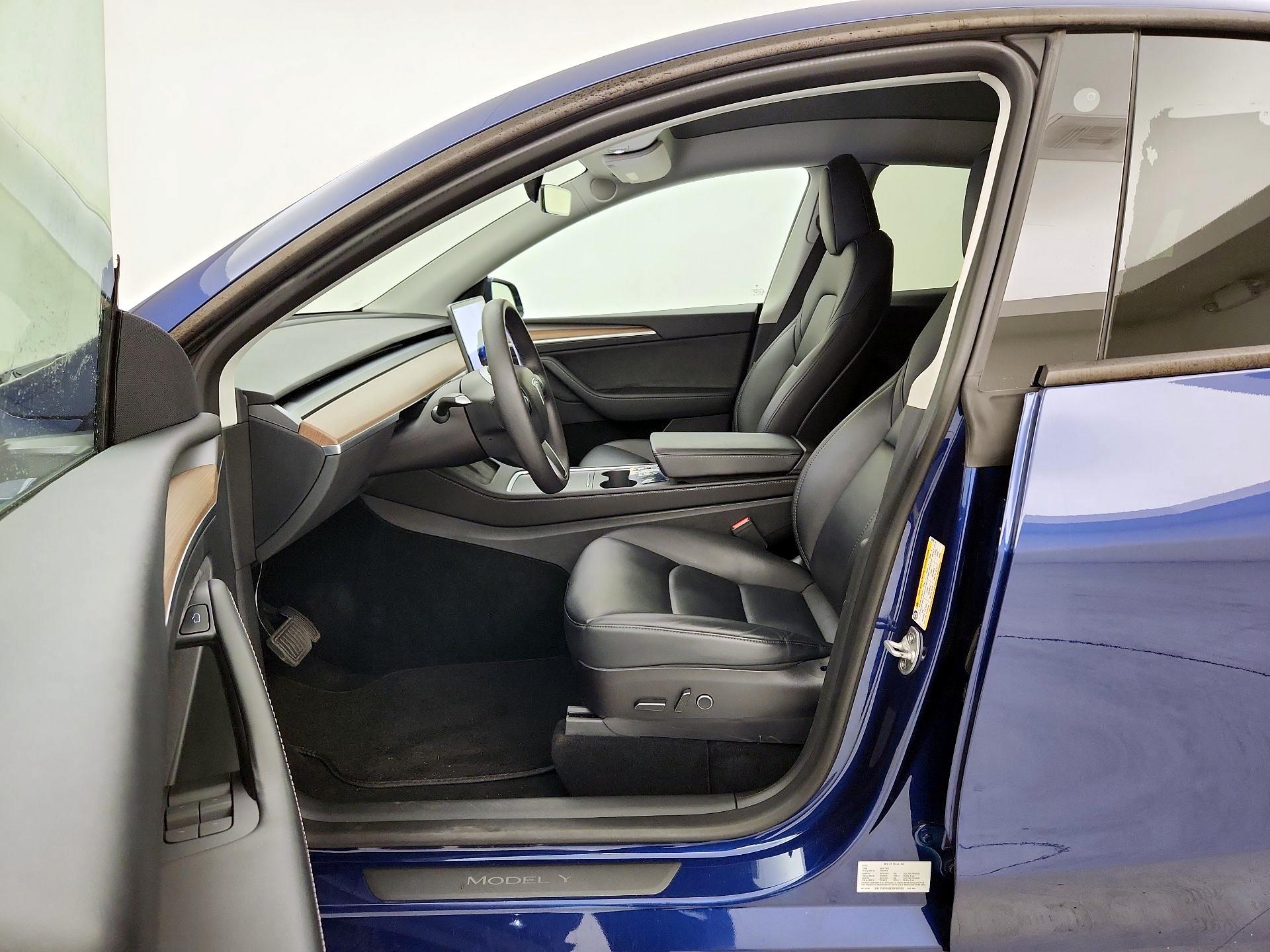 Thumbnail: 2023 Tesla Model Y - 11