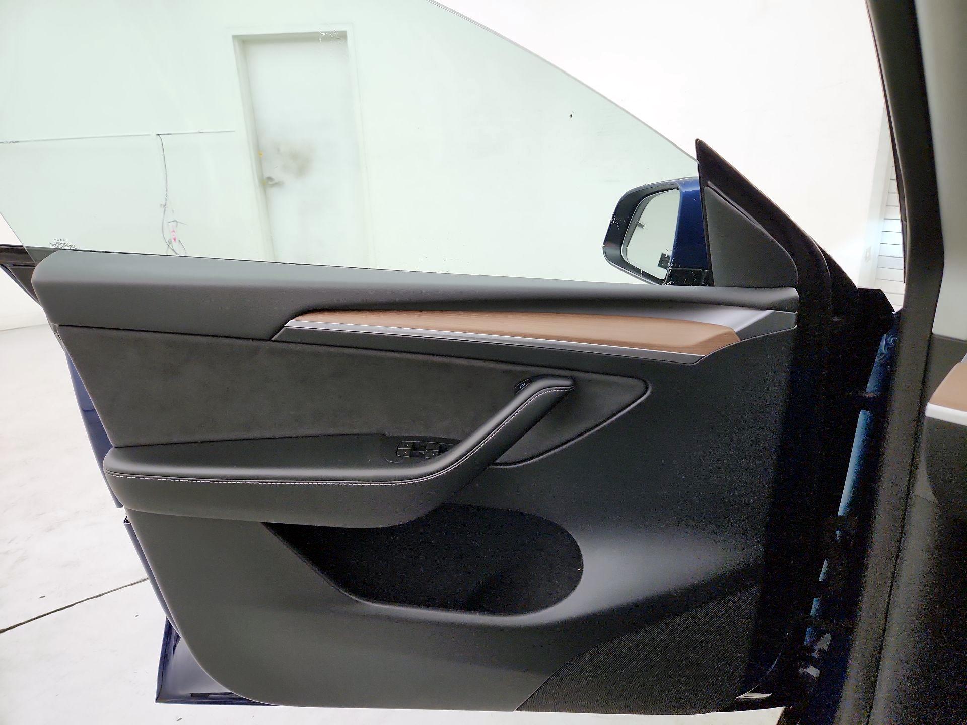 Thumbnail: 2023 Tesla Model Y - 12