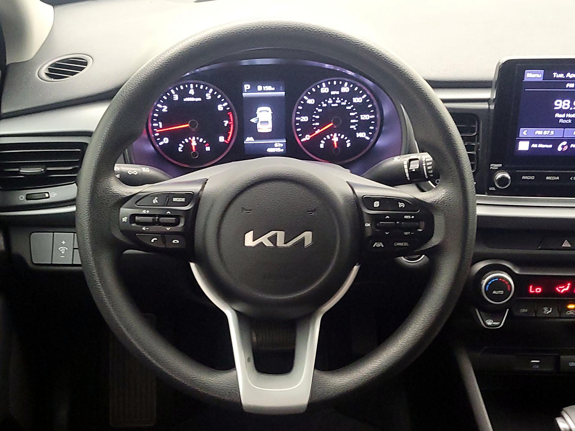 Thumbnail: 2022 Kia Rio - 10