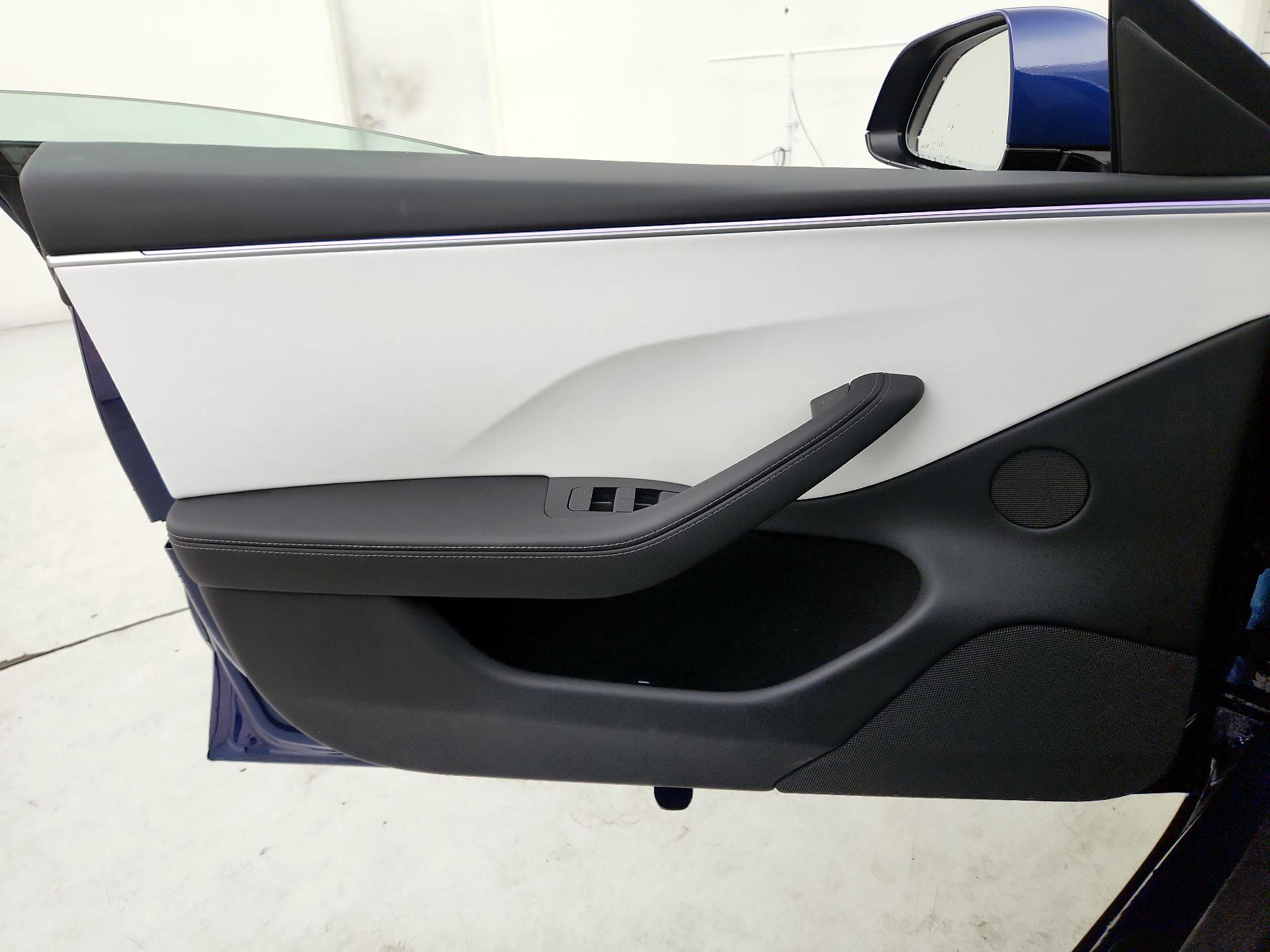 Thumbnail: 2025 Tesla Model 3 - 12