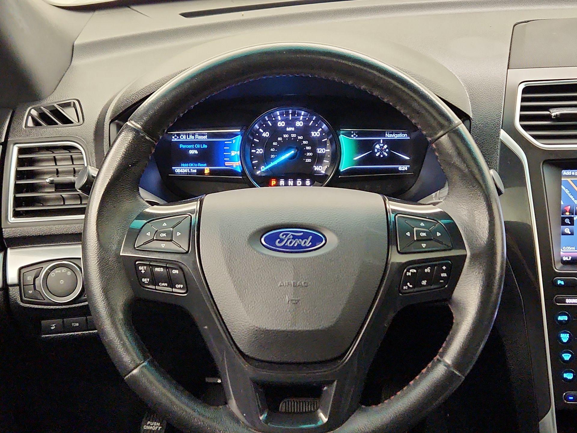 Thumbnail: 2016 Ford Explorer - 10