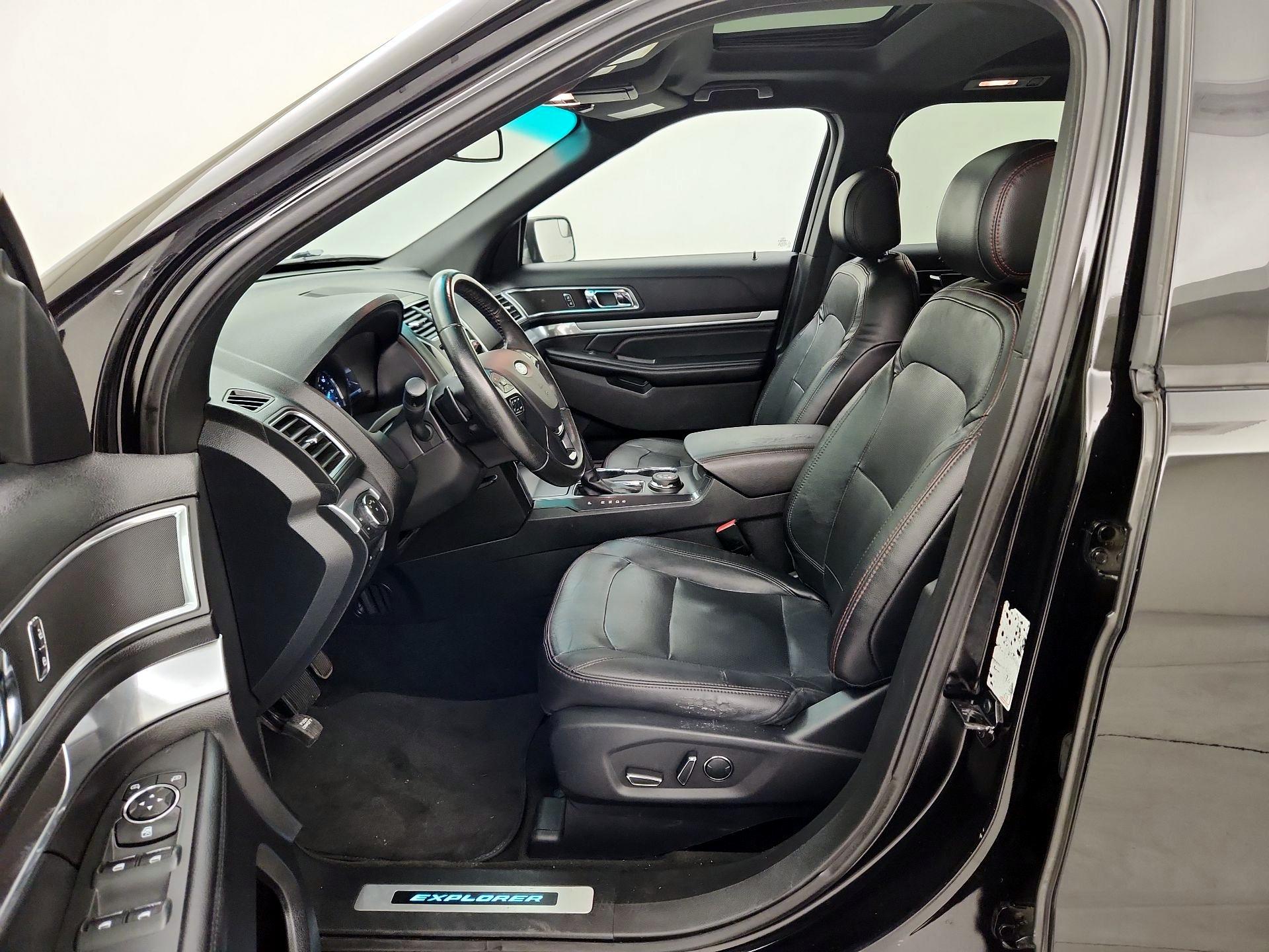 Thumbnail: 2016 Ford Explorer - 11