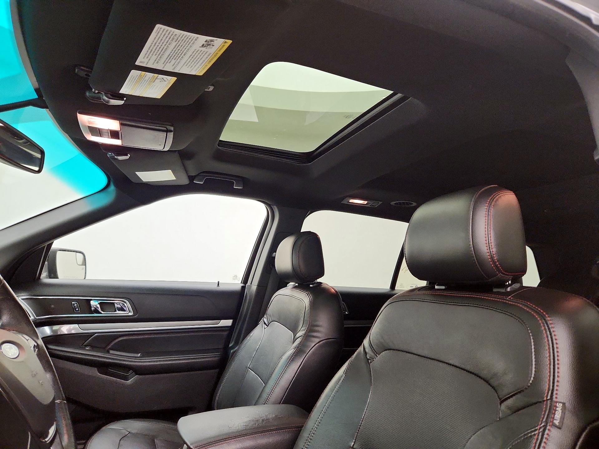 Thumbnail: 2016 Ford Explorer - 20