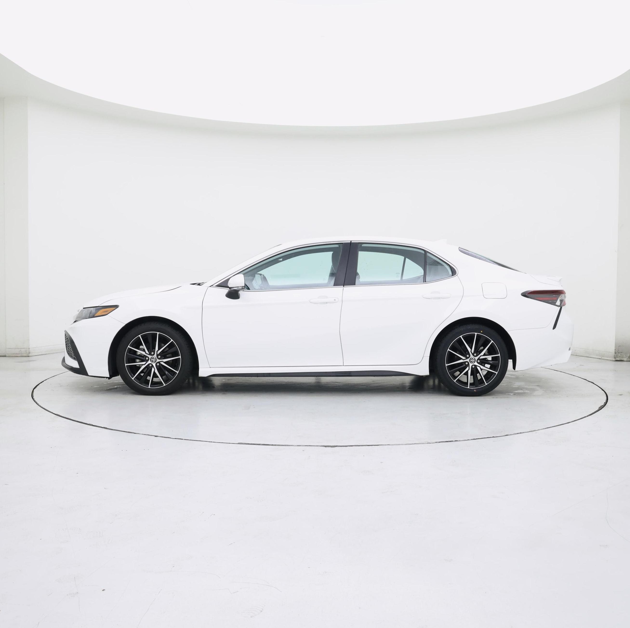 Thumbnail: 2023 Toyota Camry - 3
