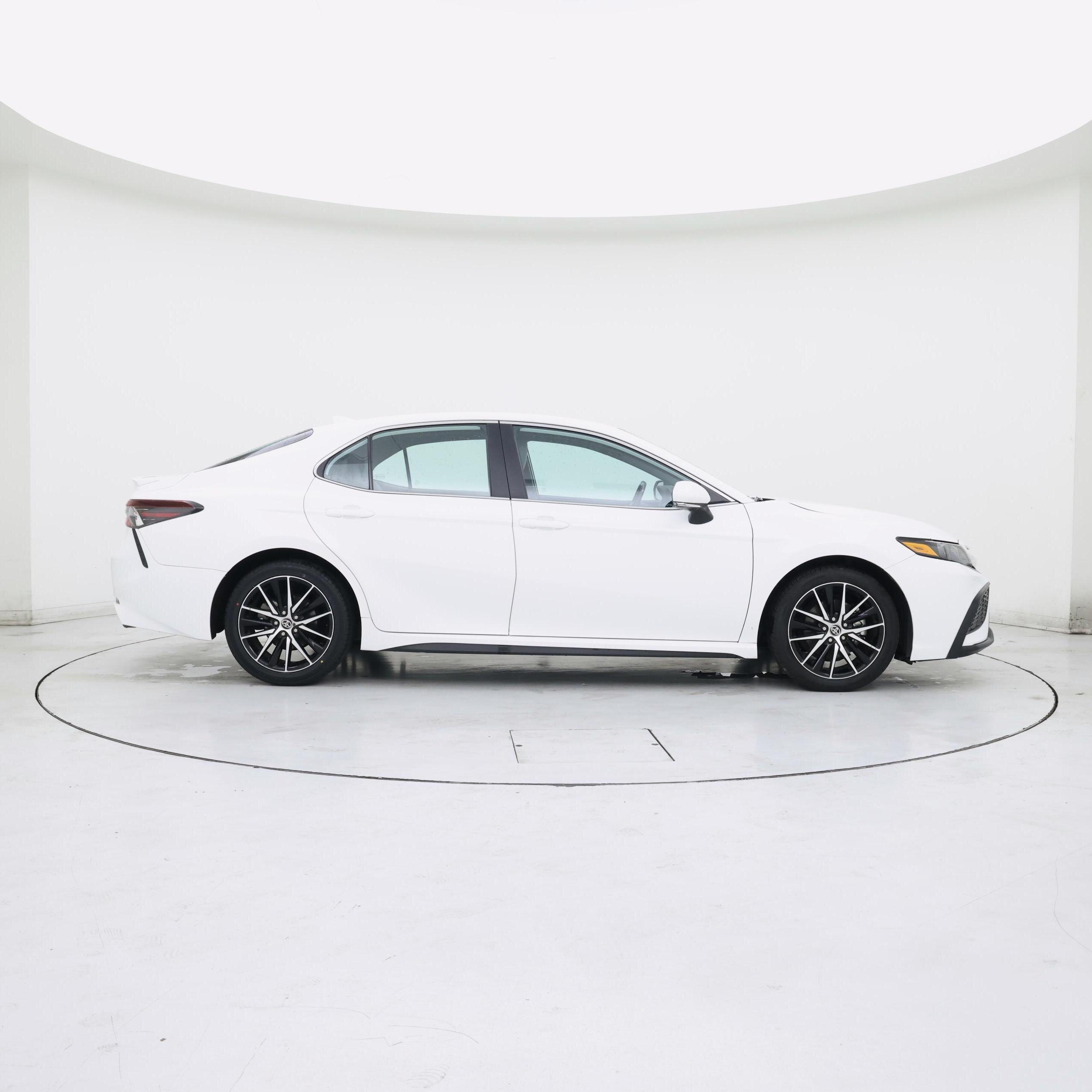 Thumbnail: 2023 Toyota Camry - 7