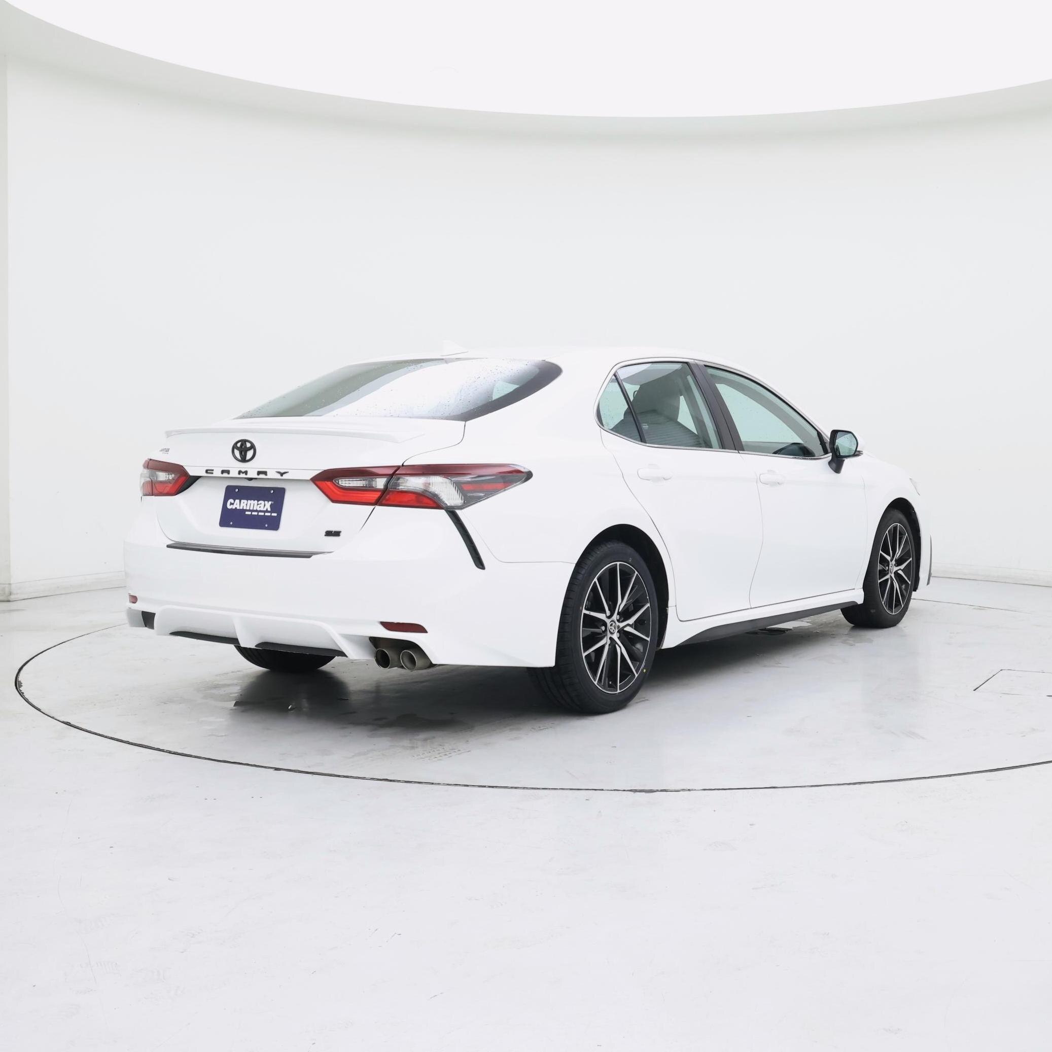 Thumbnail: 2023 Toyota Camry - 8