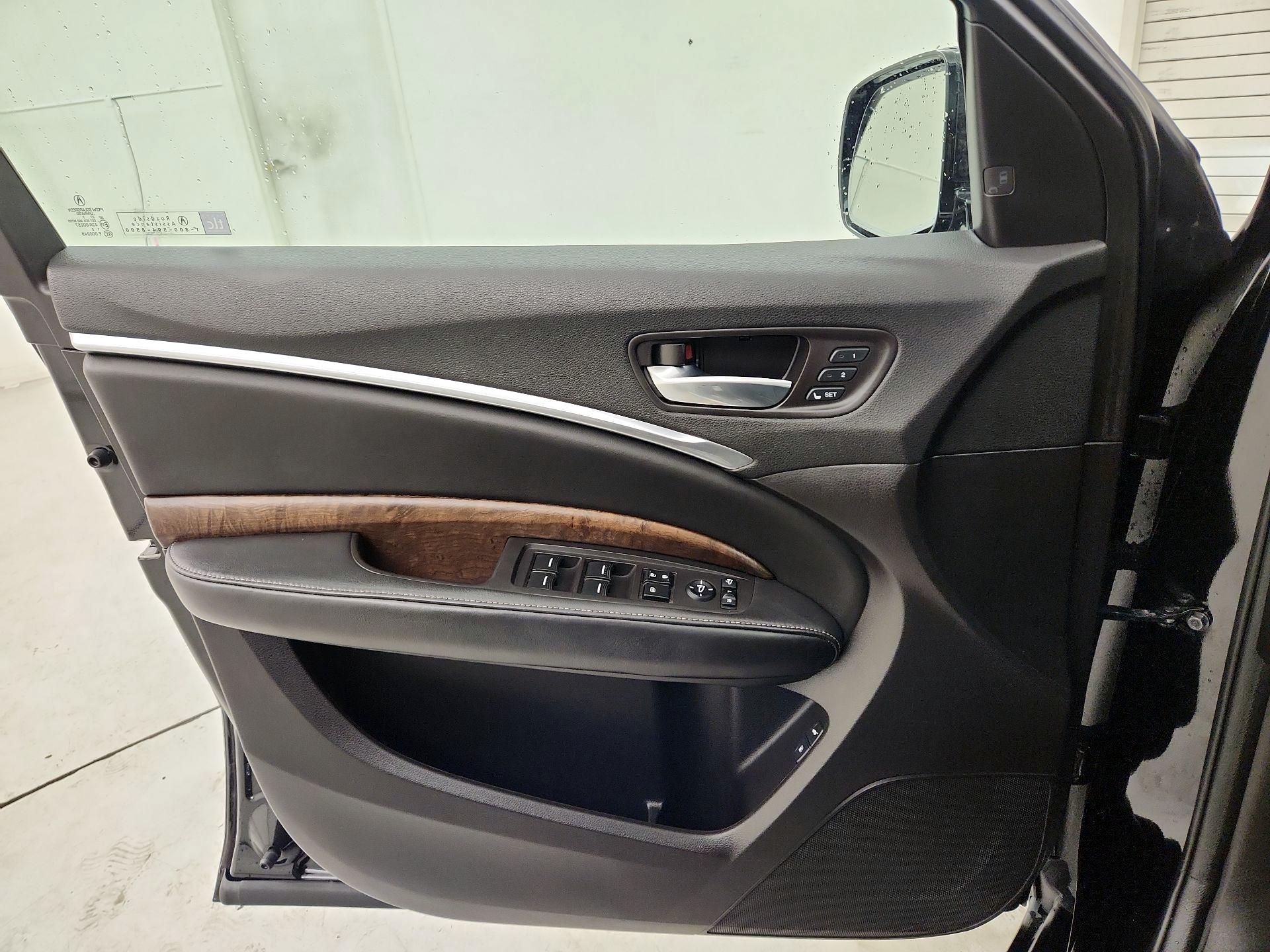 Thumbnail: 2017 Acura MDX - 12