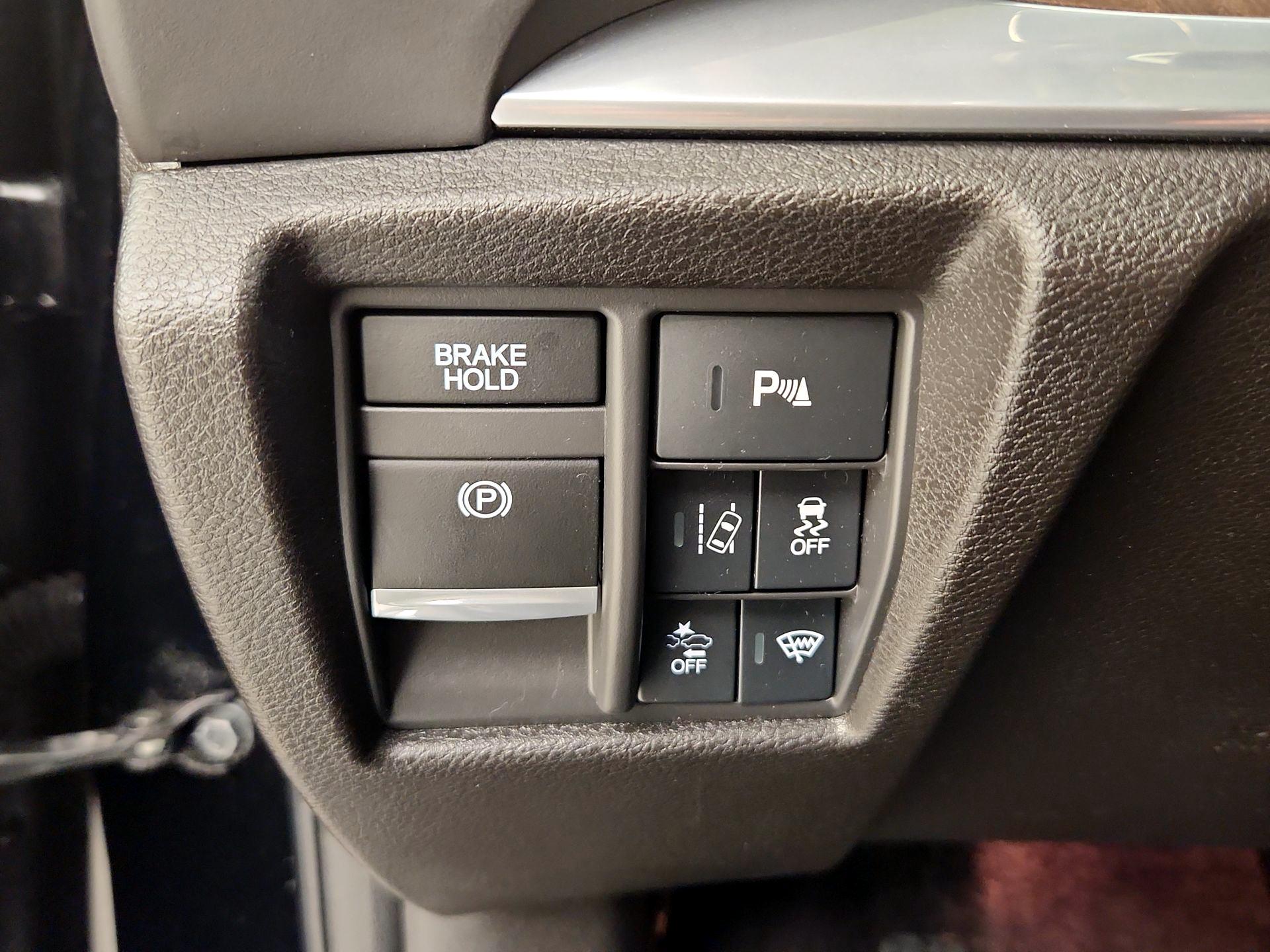 Thumbnail: 2017 Acura MDX - 13